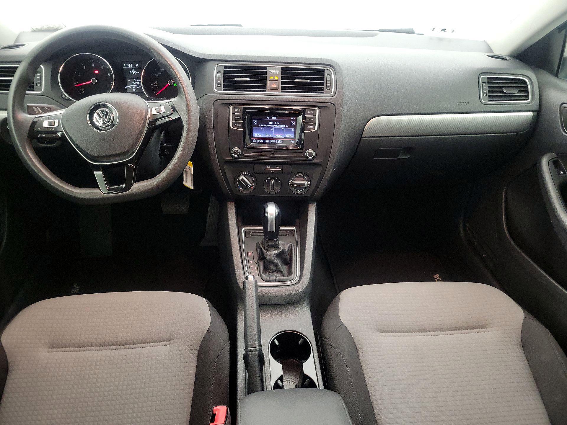 Thumbnail: 2017 Volkswagen Jetta - 9