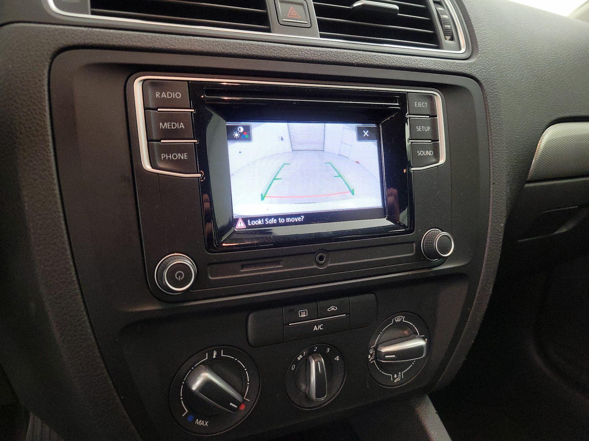 Thumbnail: 2017 Volkswagen Jetta - 14