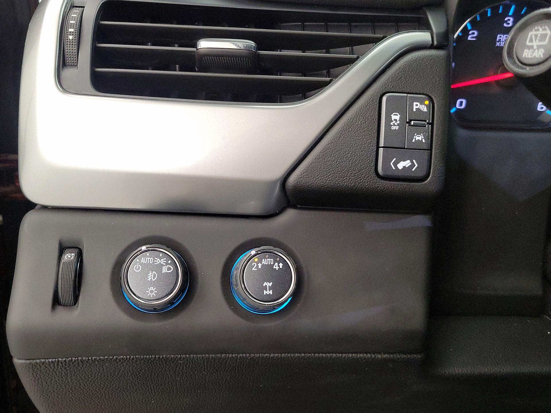 Thumbnail: 2019 Chevrolet Suburban - 13