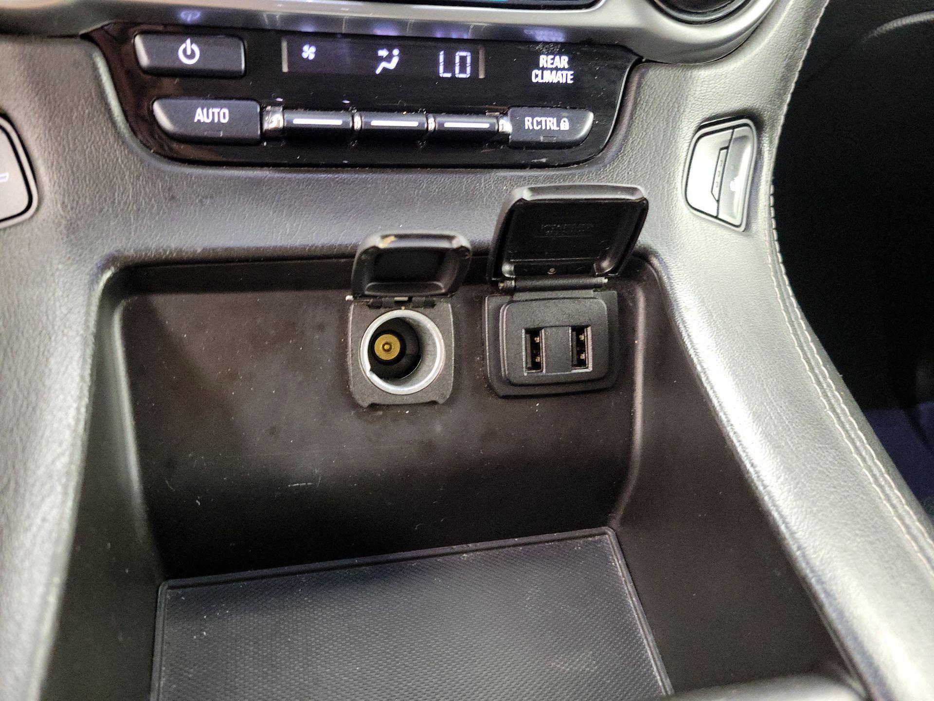 Thumbnail: 2019 Chevrolet Suburban - 18