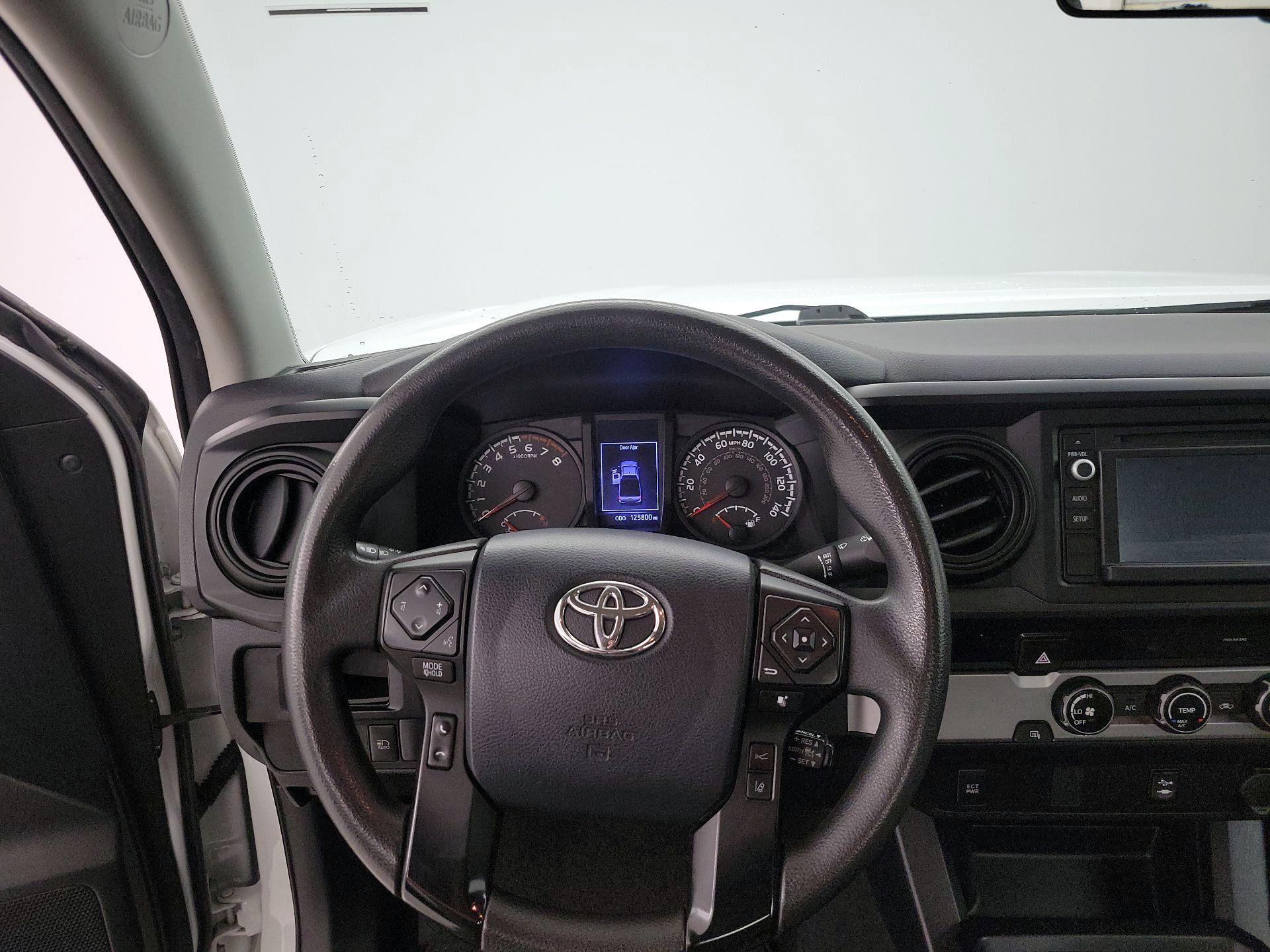 Thumbnail: 2018 Toyota Tacoma - 10