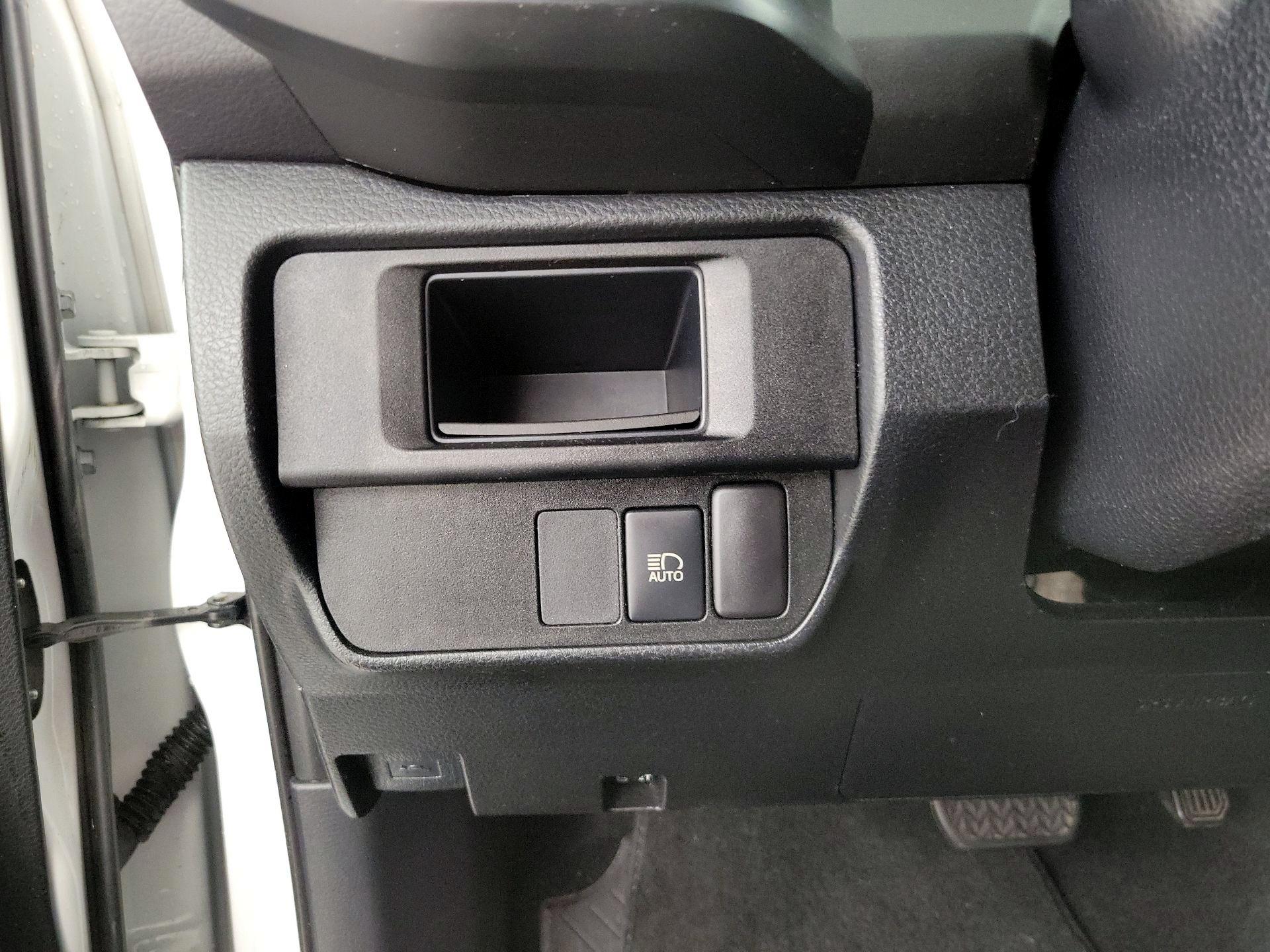 Thumbnail: 2018 Toyota Tacoma - 13