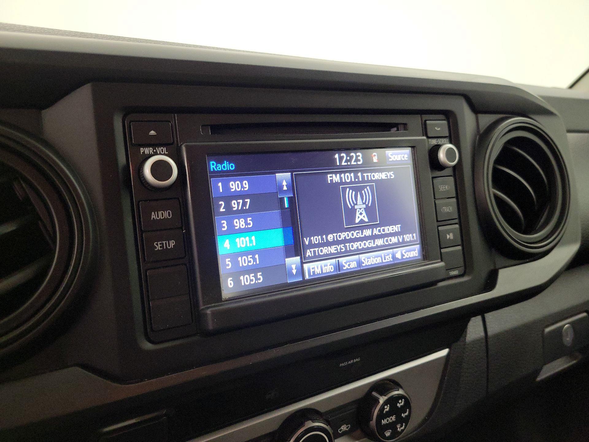 Thumbnail: 2018 Toyota Tacoma - 15