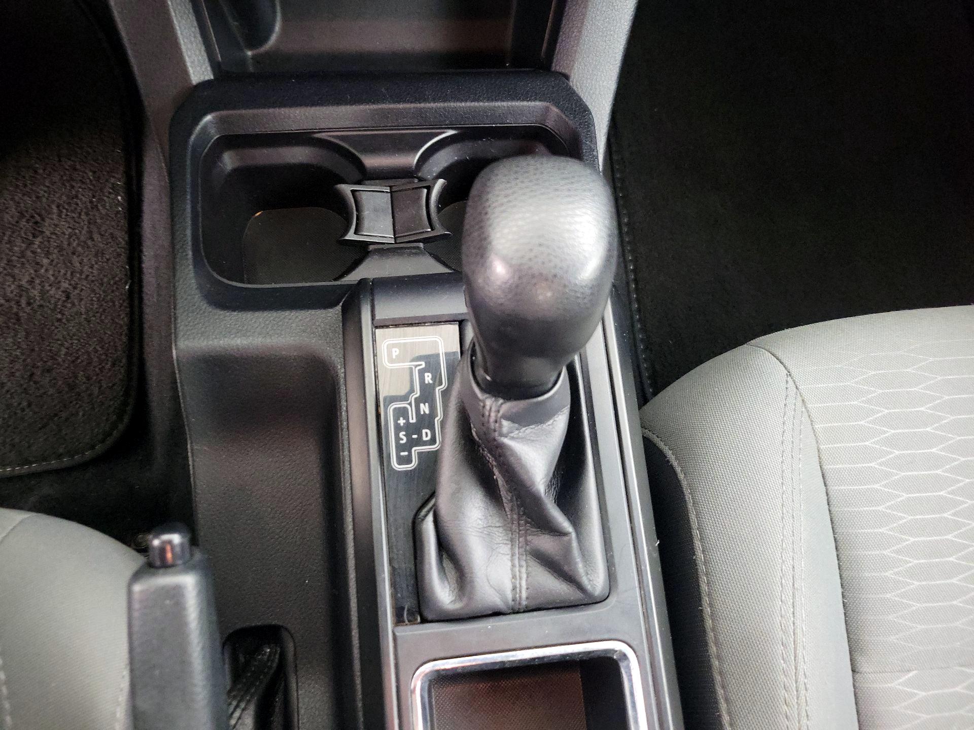 Thumbnail: 2018 Toyota Tacoma - 17