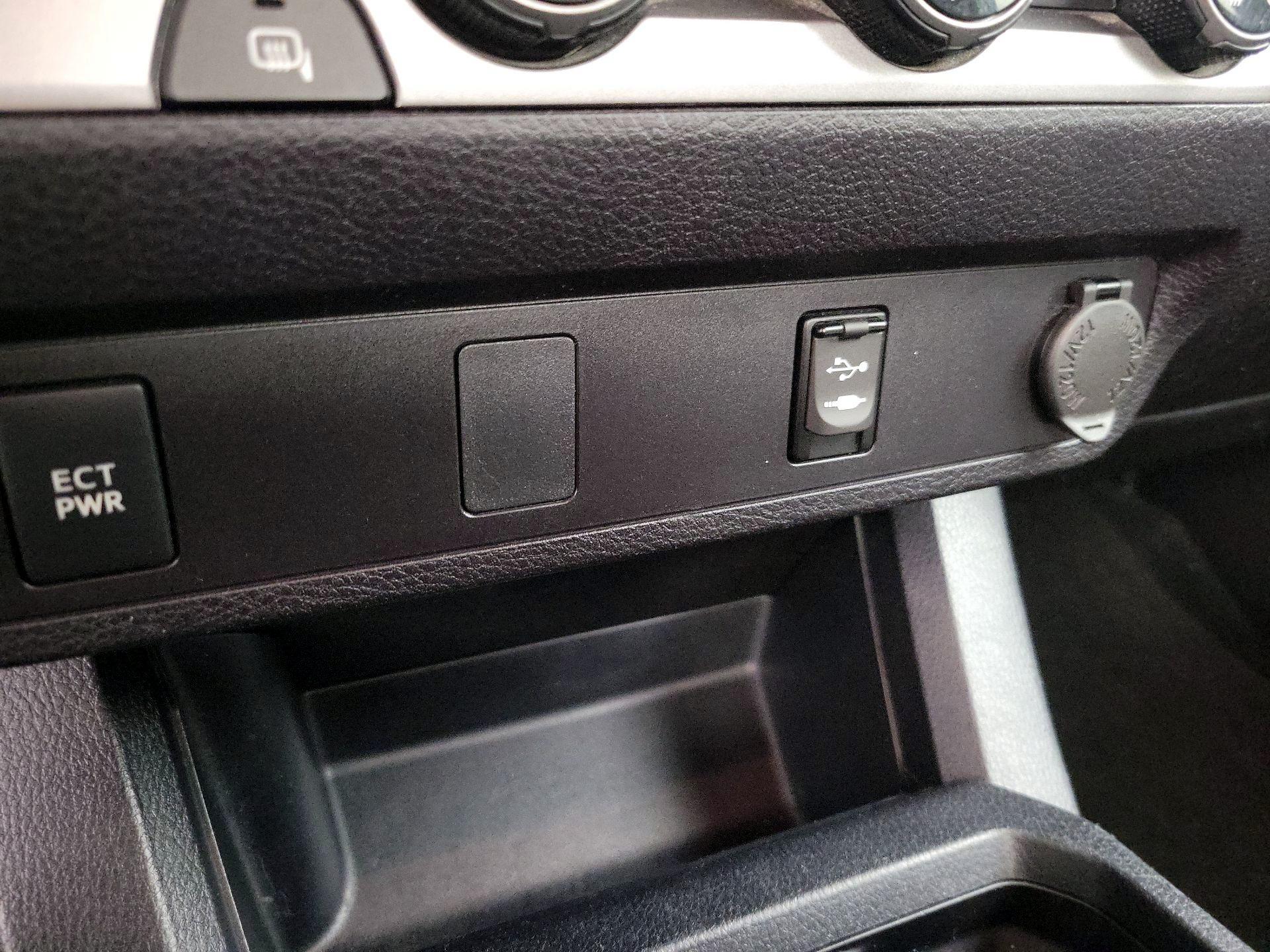 Thumbnail: 2018 Toyota Tacoma - 18