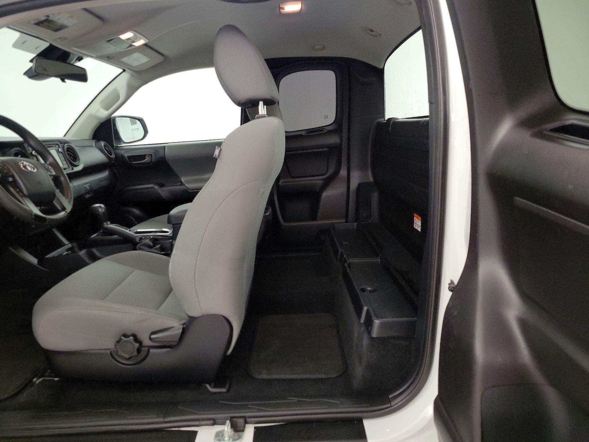 Thumbnail: 2018 Toyota Tacoma - 19