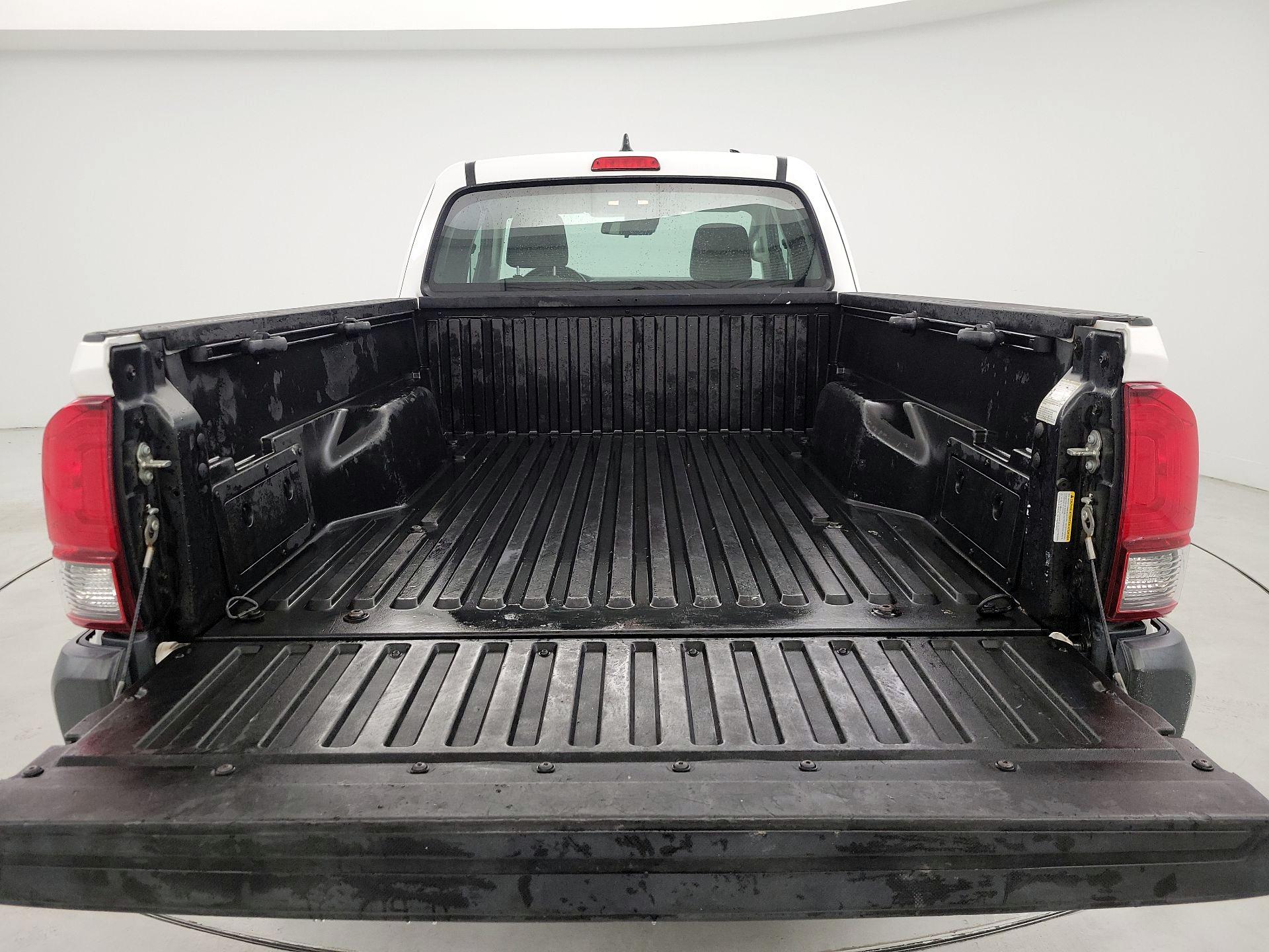 Thumbnail: 2018 Toyota Tacoma - 20