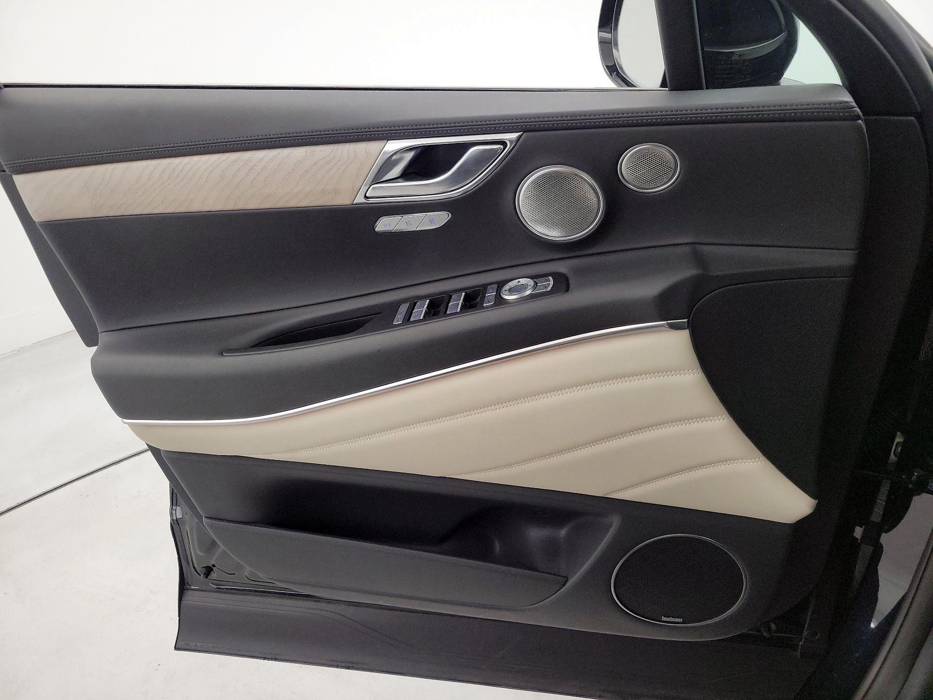 Thumbnail: 2021 Genesis GV80 - 12