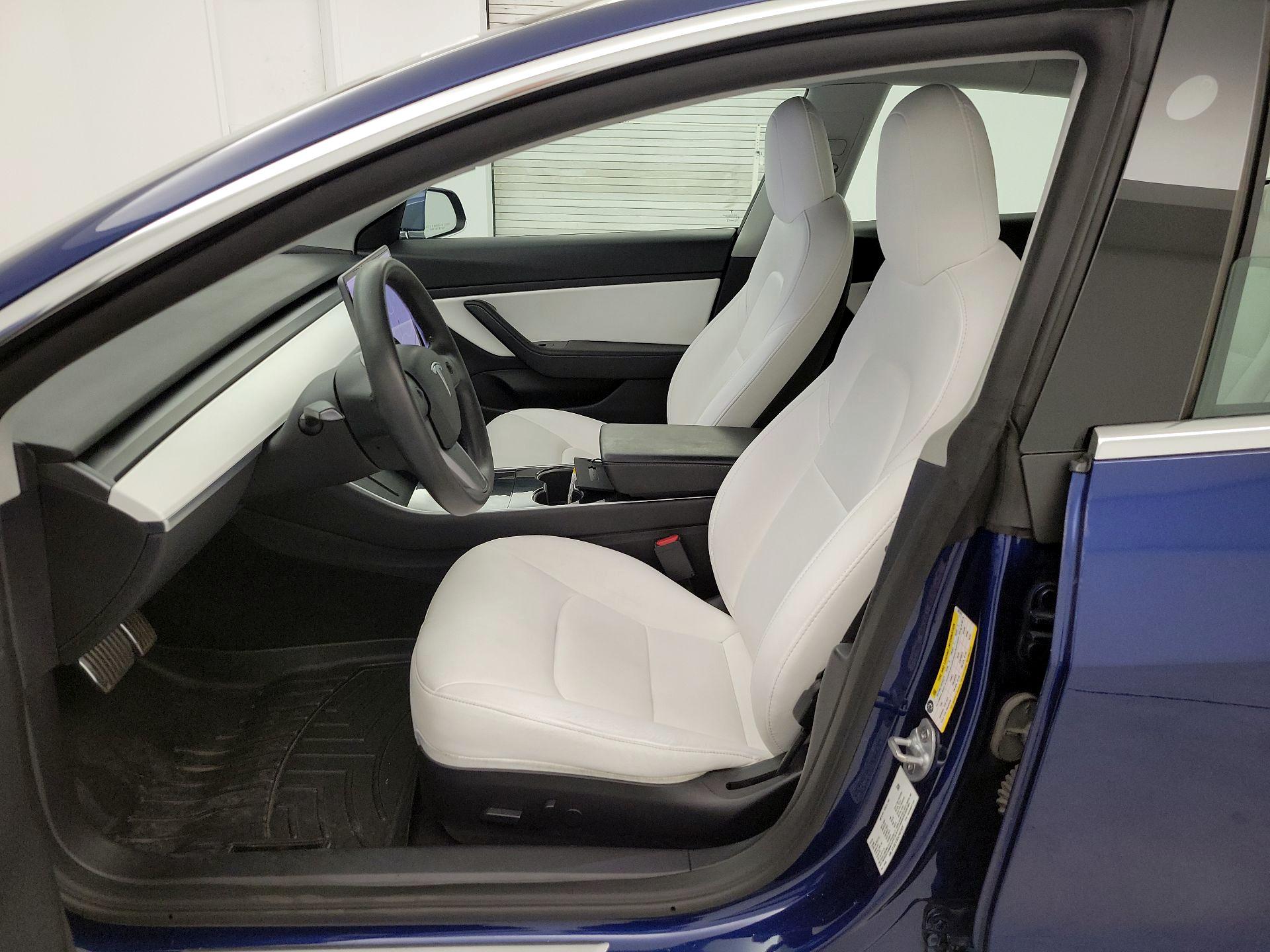 Thumbnail: 2020 Tesla Model 3 - 11