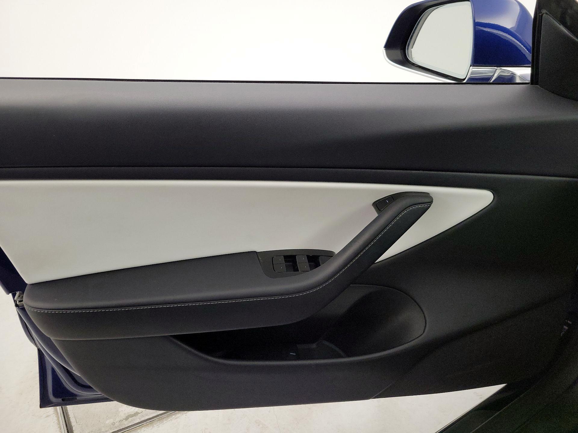 Thumbnail: 2020 Tesla Model 3 - 12