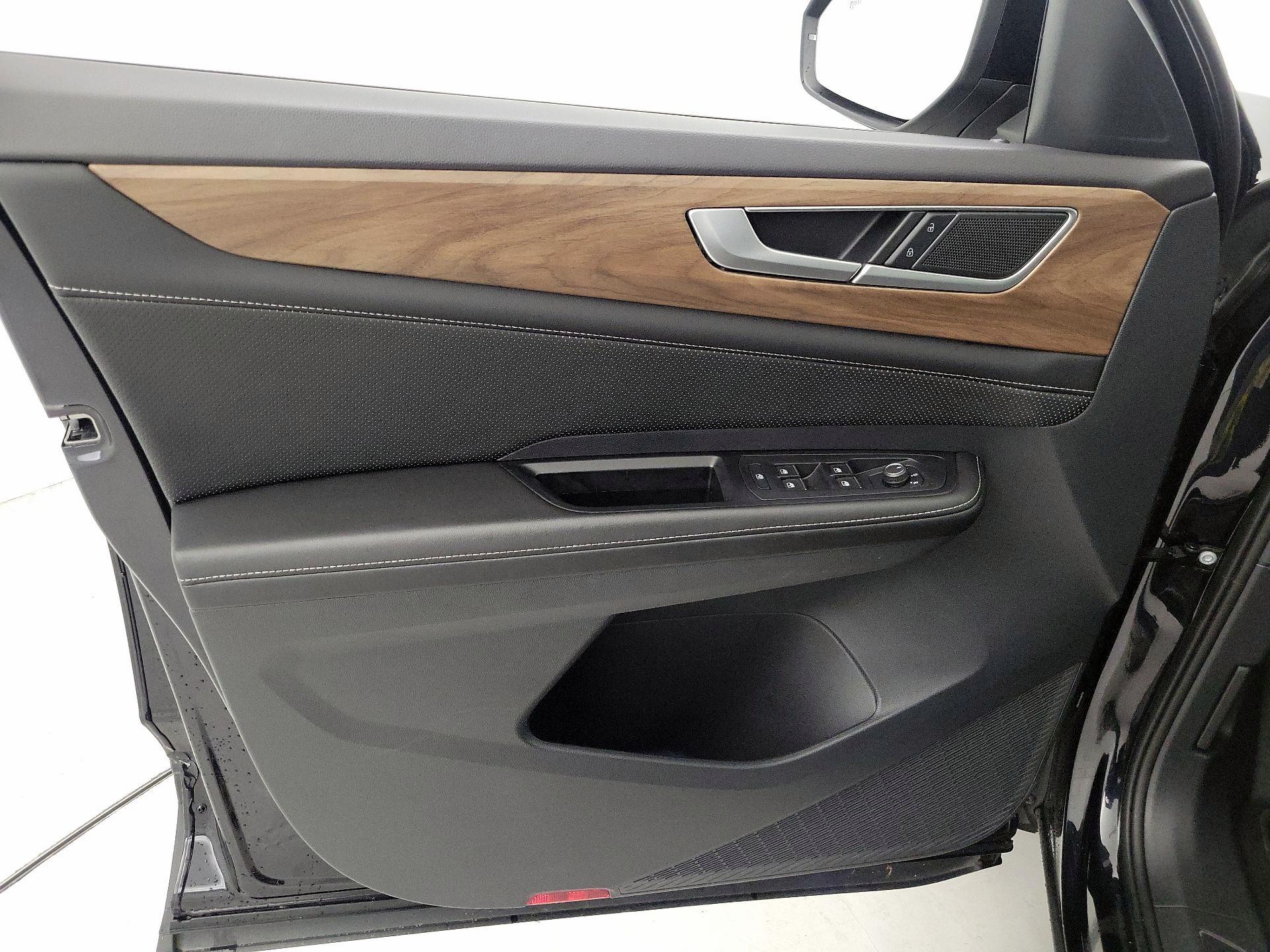 Thumbnail: 2024 Volkswagen Atlas - 12