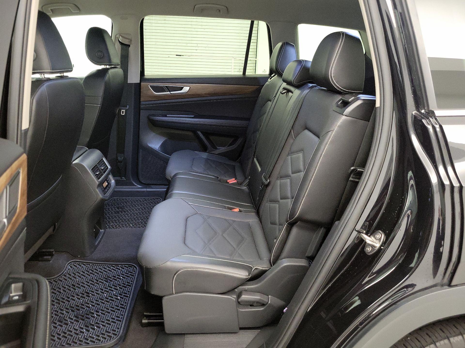 Thumbnail: 2024 Volkswagen Atlas - 18