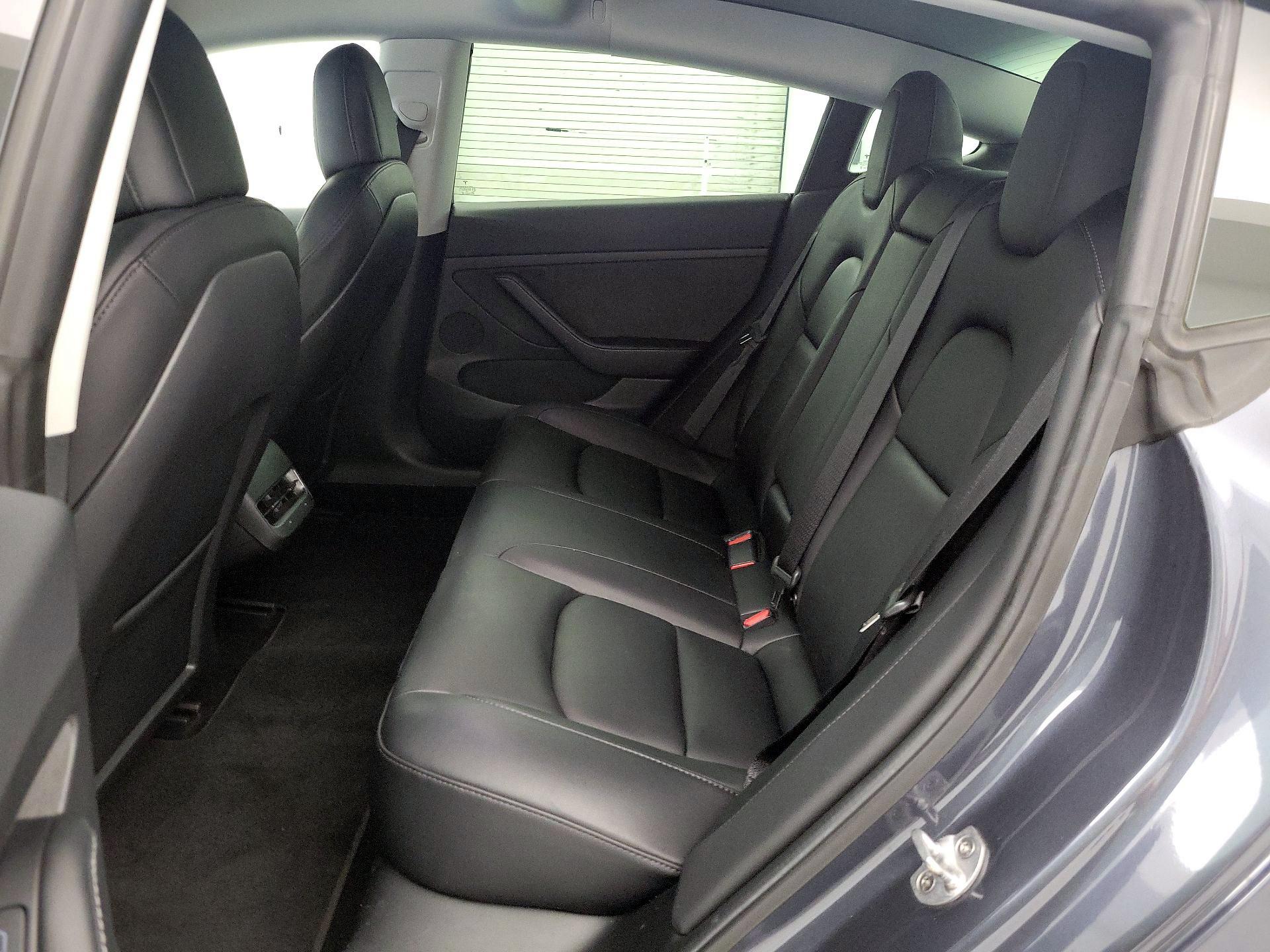 Thumbnail: 2022 Tesla Model 3 - 17