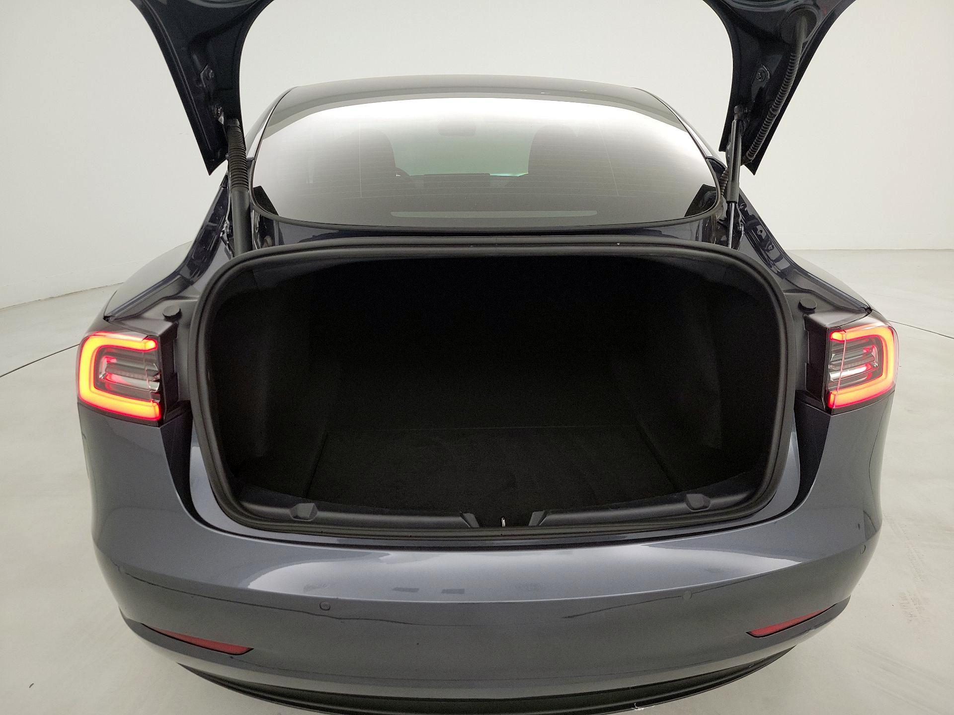 Thumbnail: 2022 Tesla Model 3 - 18