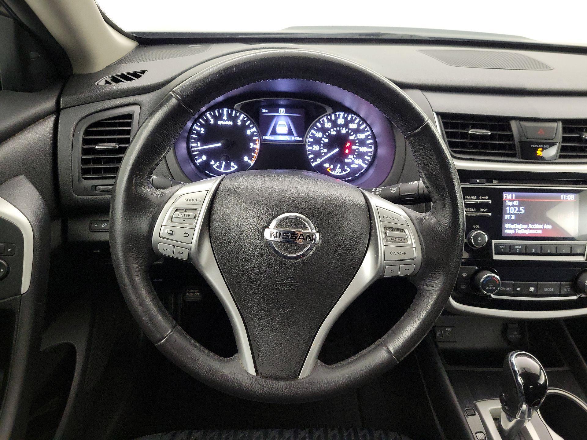 Thumbnail: 2018 Nissan Altima - 10