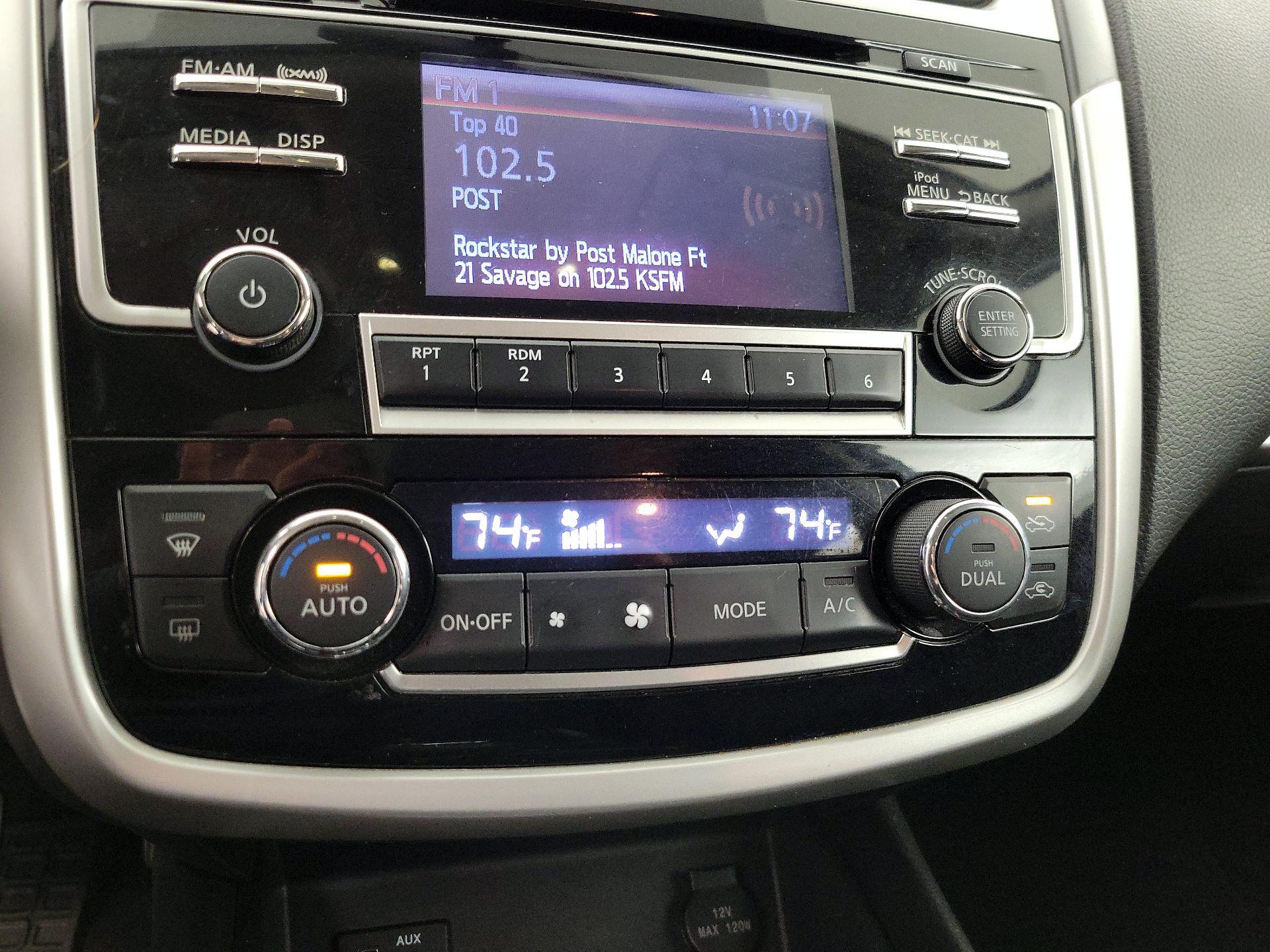 Thumbnail: 2018 Nissan Altima - 16