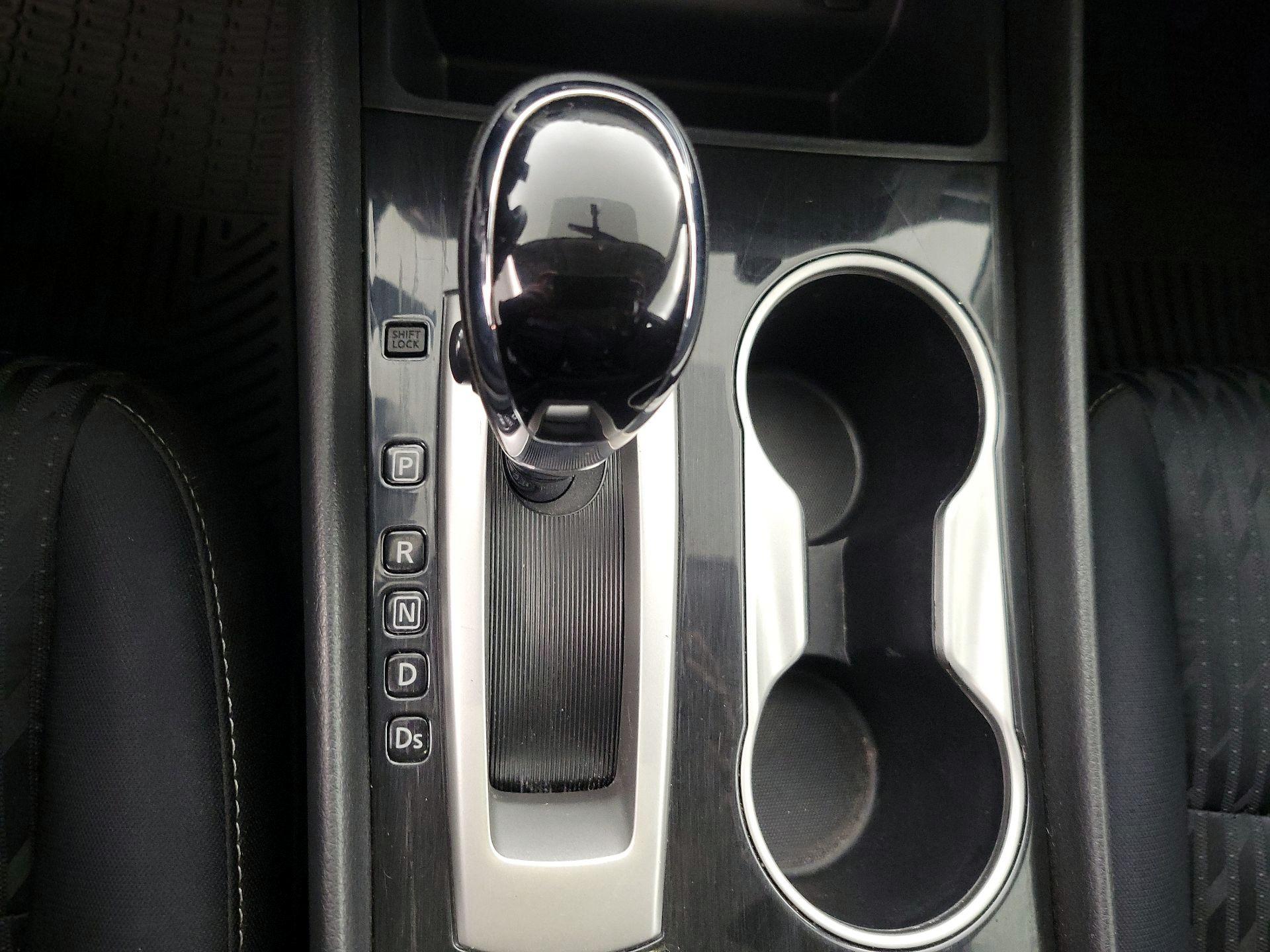 Thumbnail: 2018 Nissan Altima - 17