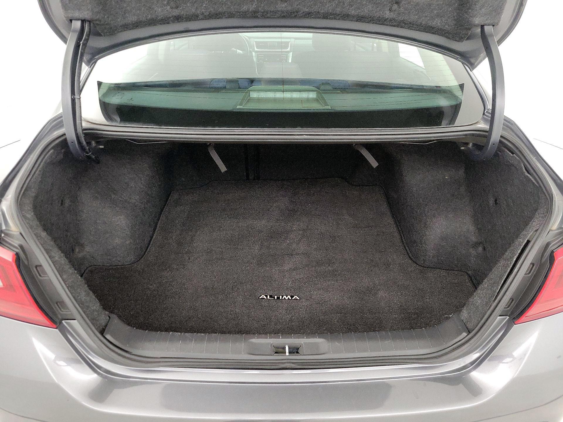 Thumbnail: 2018 Nissan Altima - 20