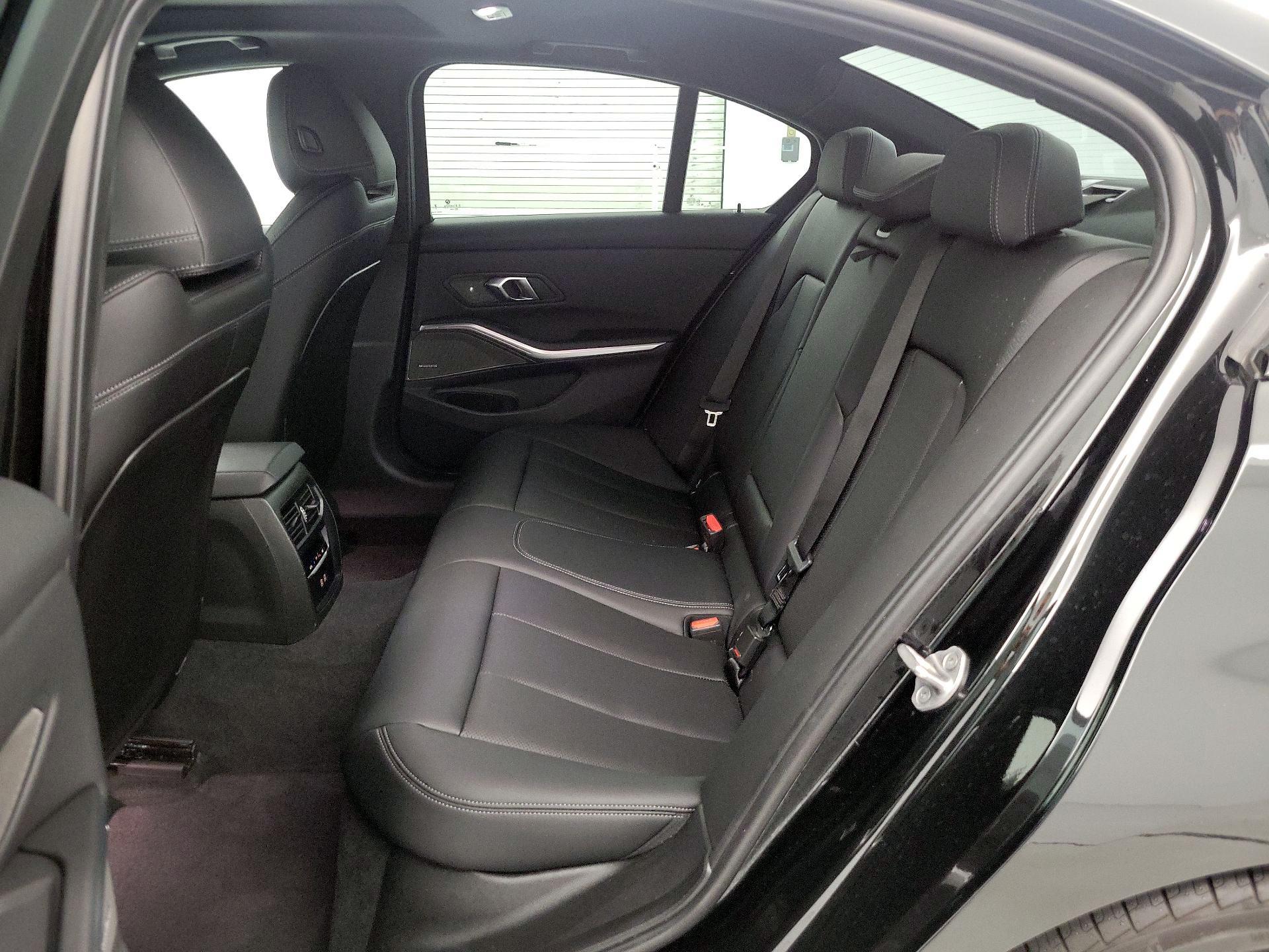 Thumbnail: 2024 BMW 3 Series - 18