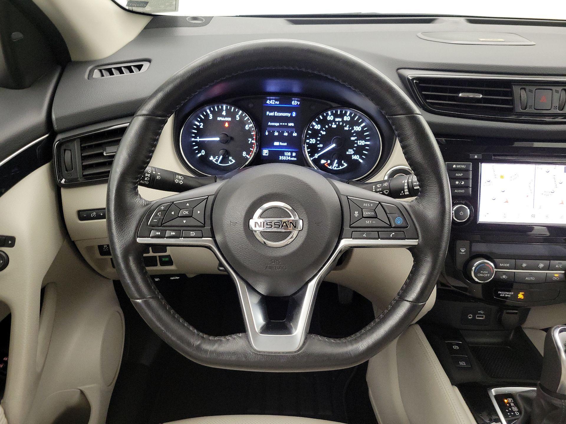 Thumbnail: 2019 Nissan Rogue Sport - 10