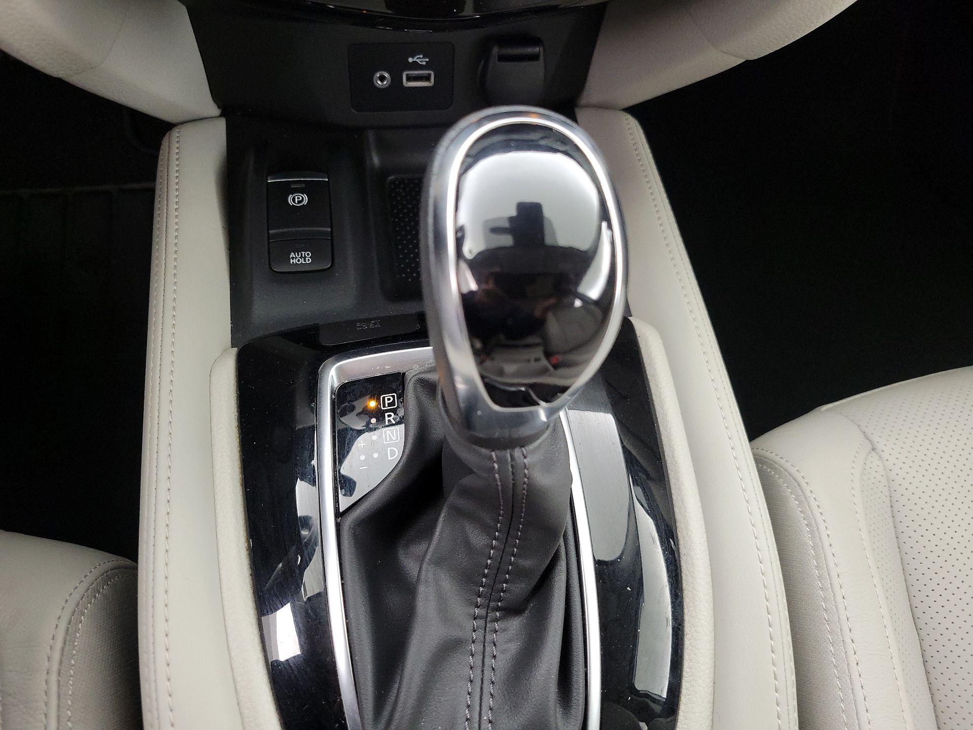 Thumbnail: 2019 Nissan Rogue Sport - 18