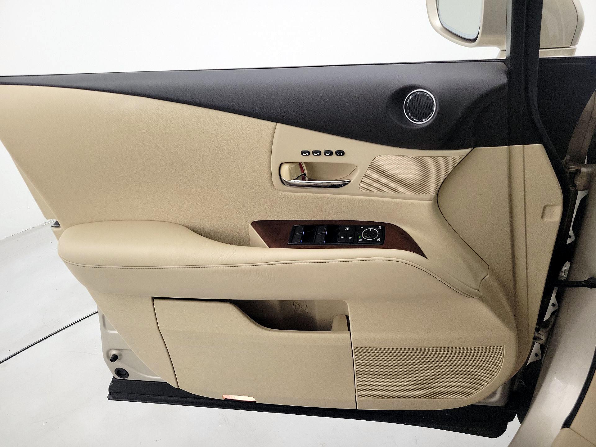 Thumbnail: 2015 Lexus RX - 12