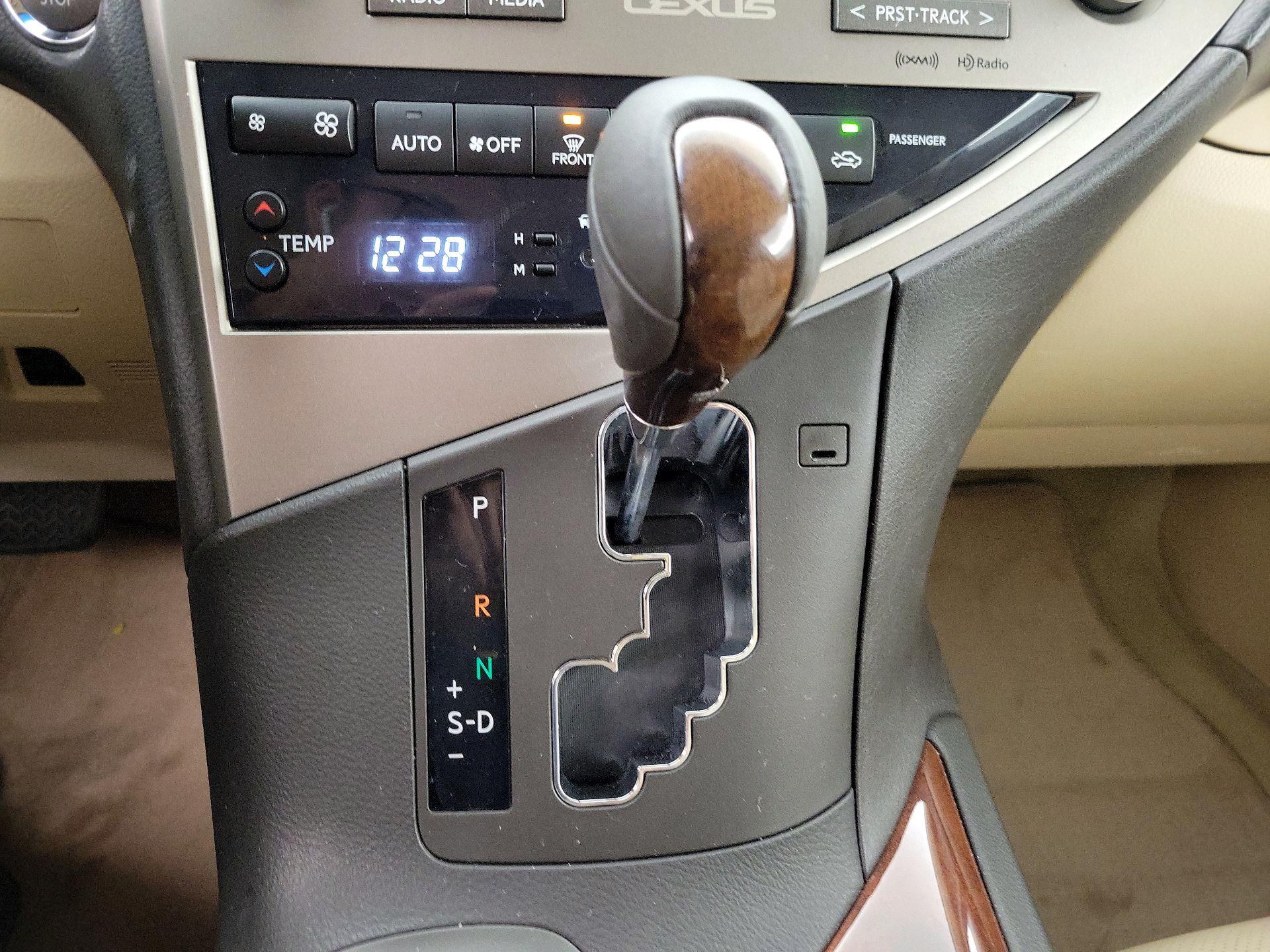 Thumbnail: 2015 Lexus RX - 17