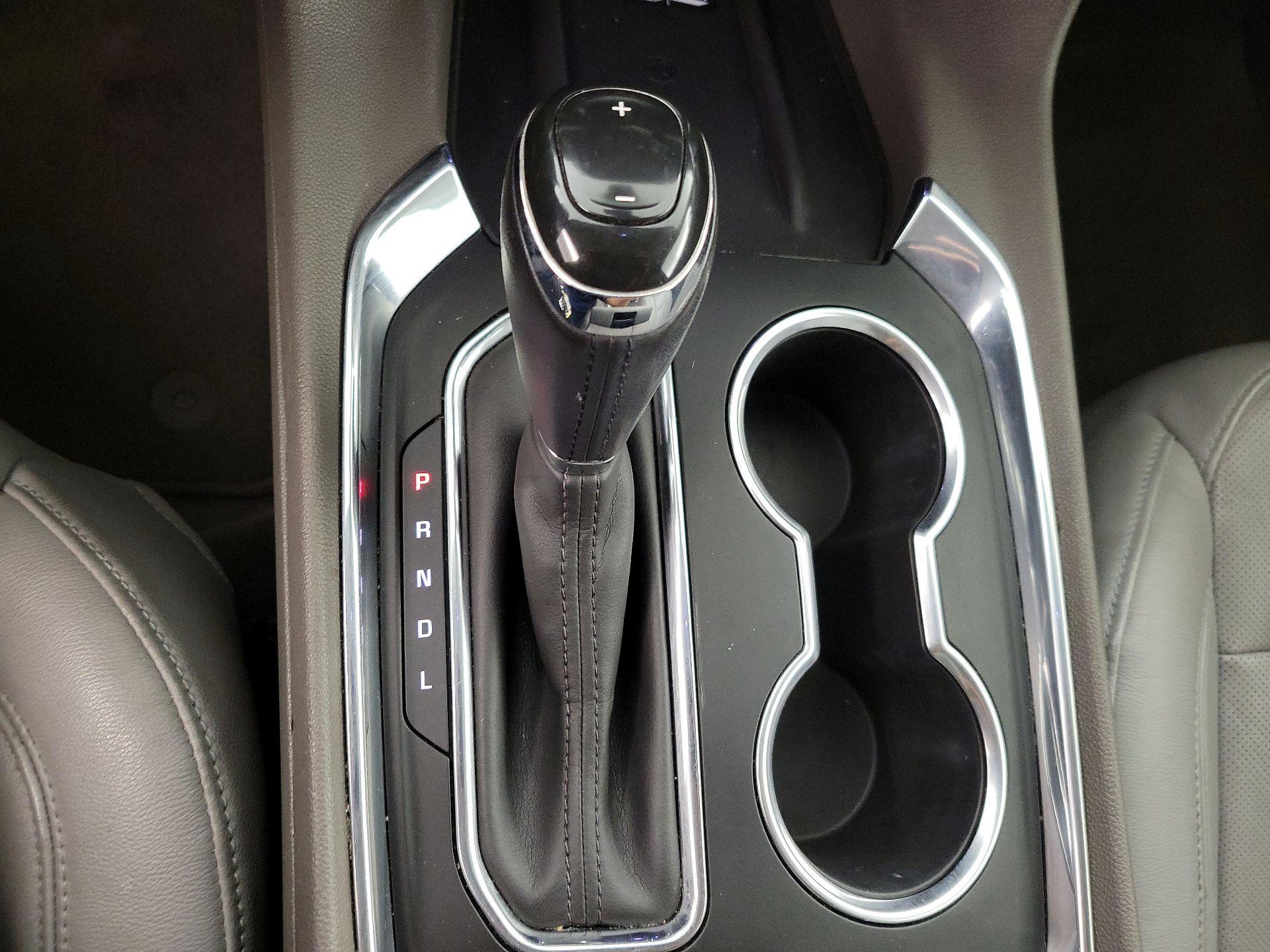 Thumbnail: 2019 Chevrolet Traverse - 16