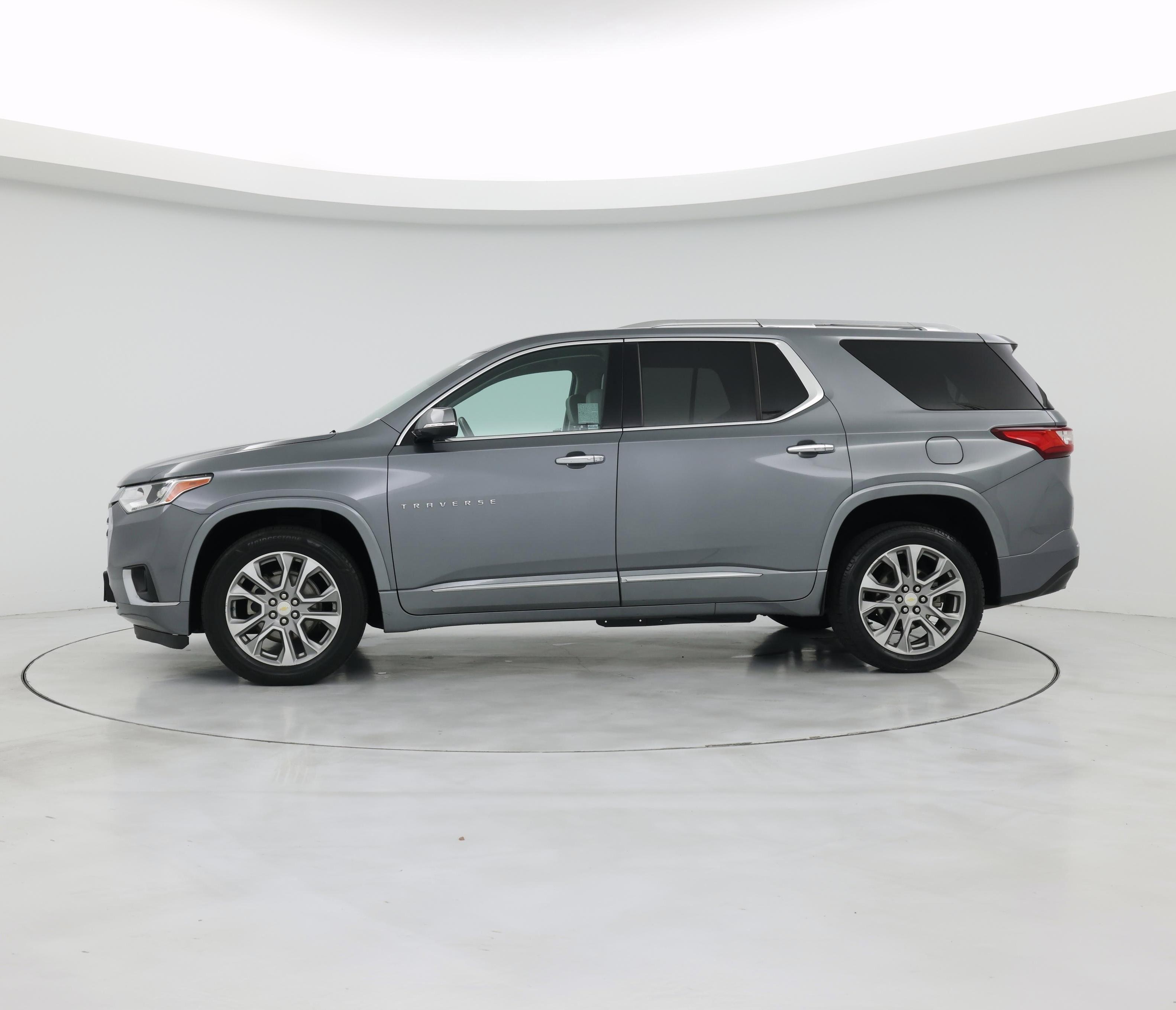 Thumbnail: 2019 Chevrolet Traverse - 3