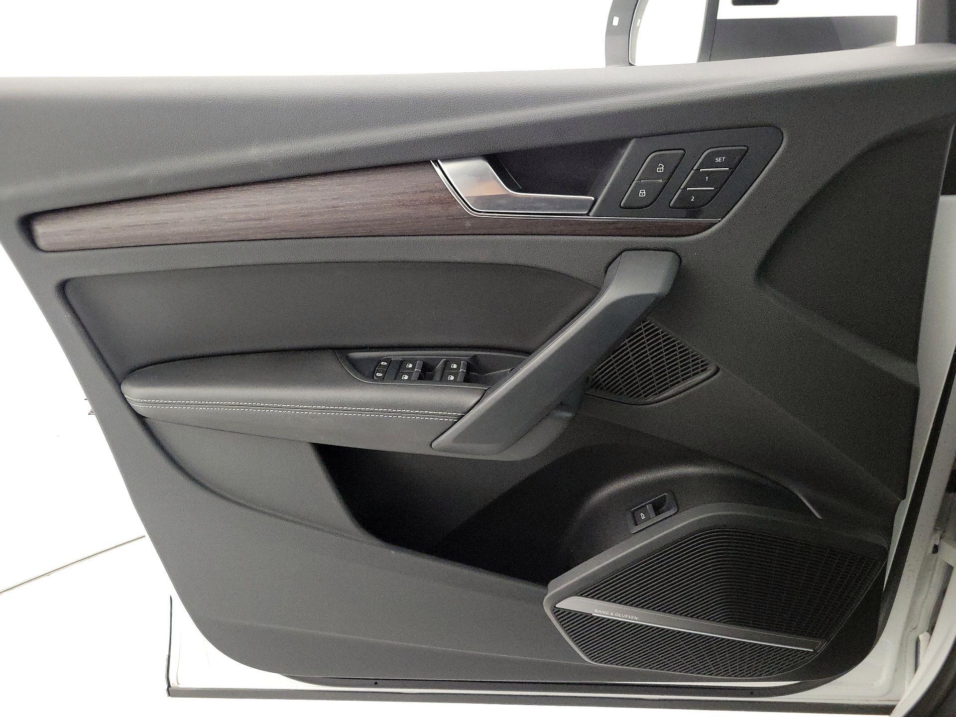 Thumbnail: 2021 Audi Q5 - 12