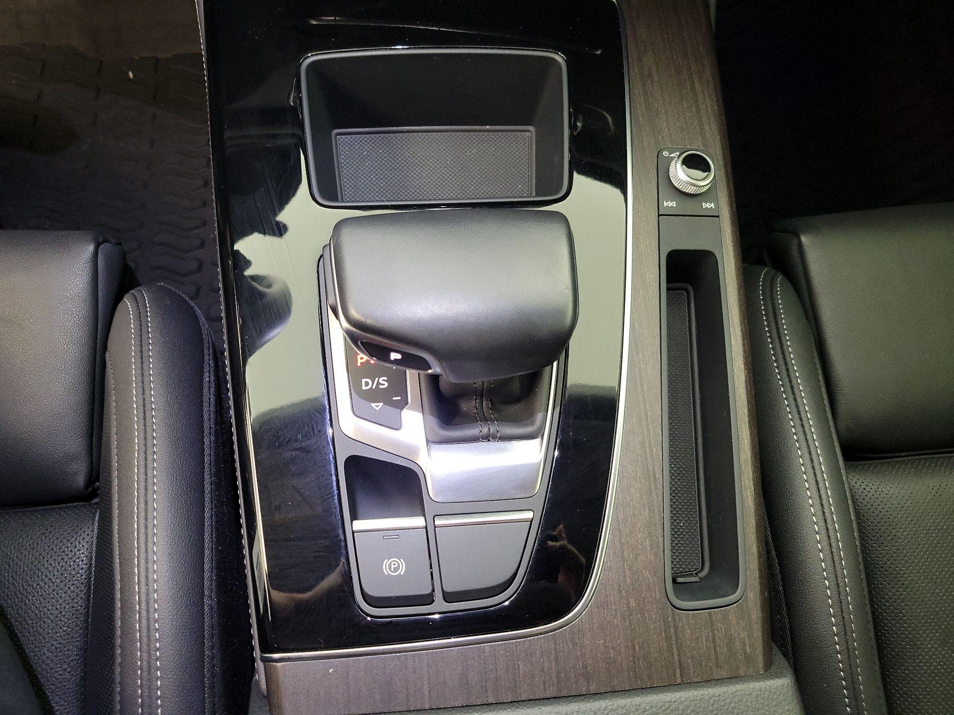 Thumbnail: 2021 Audi Q5 - 16