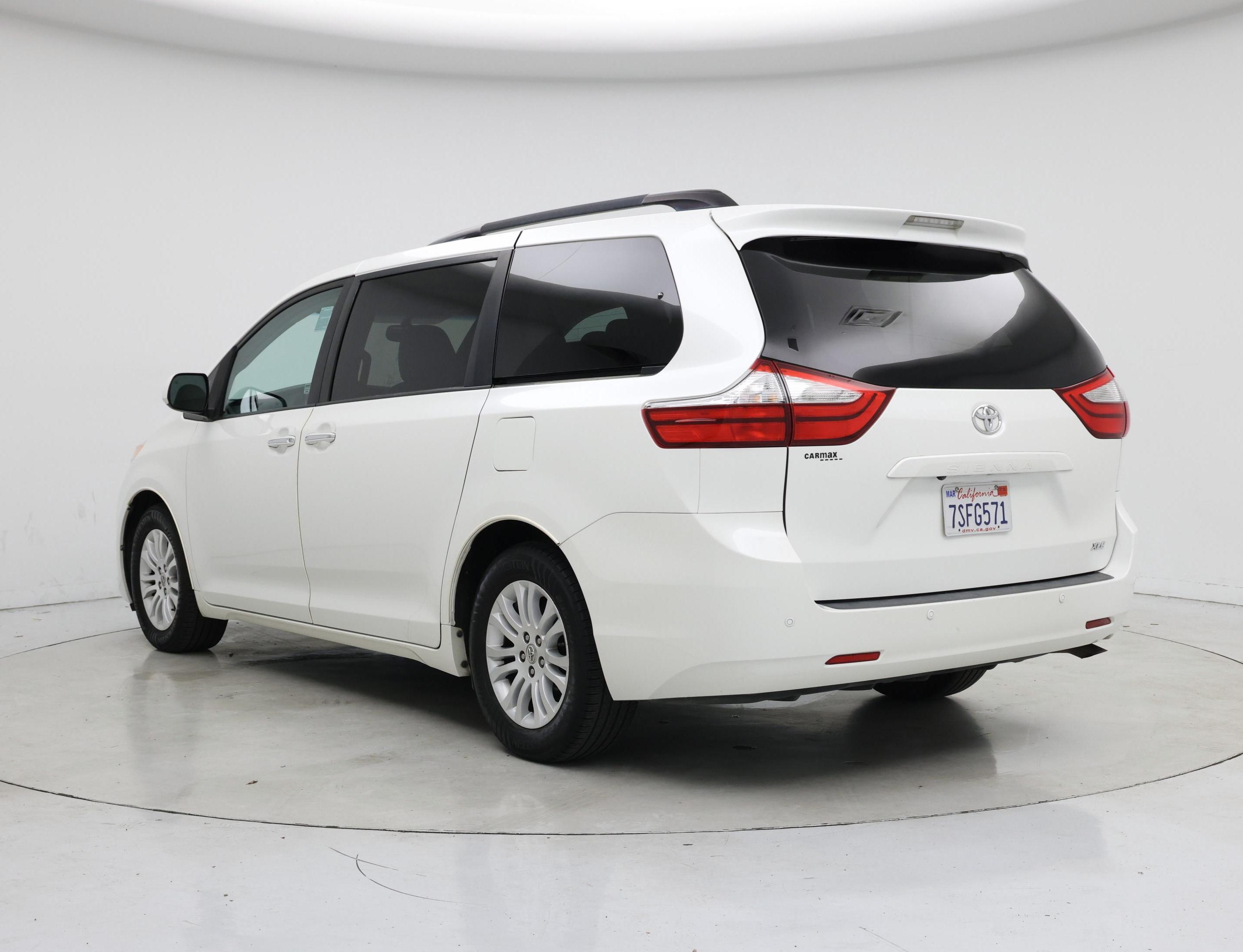Thumbnail: 2015 Toyota Sienna - 2