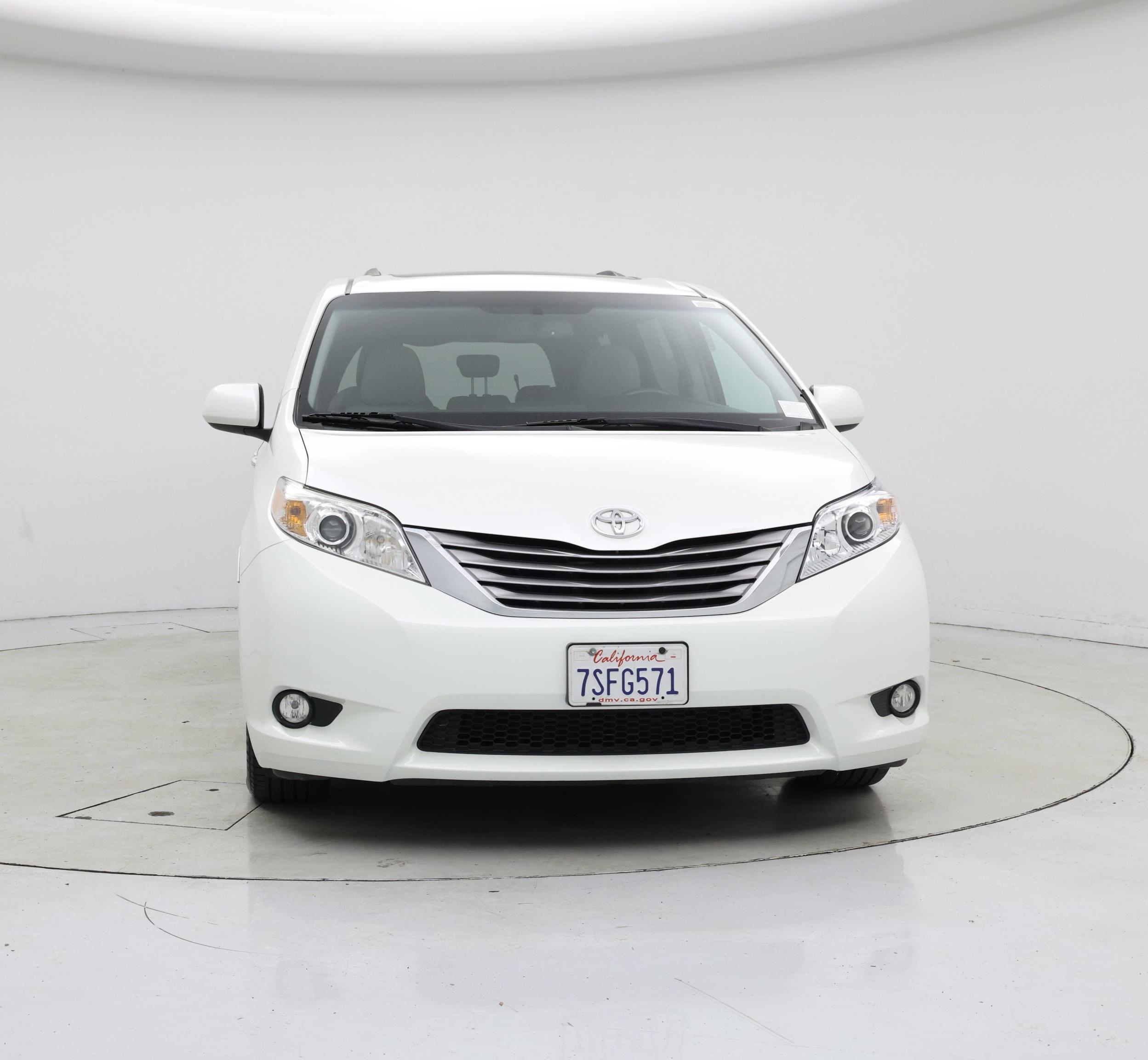 Thumbnail: 2015 Toyota Sienna - 5