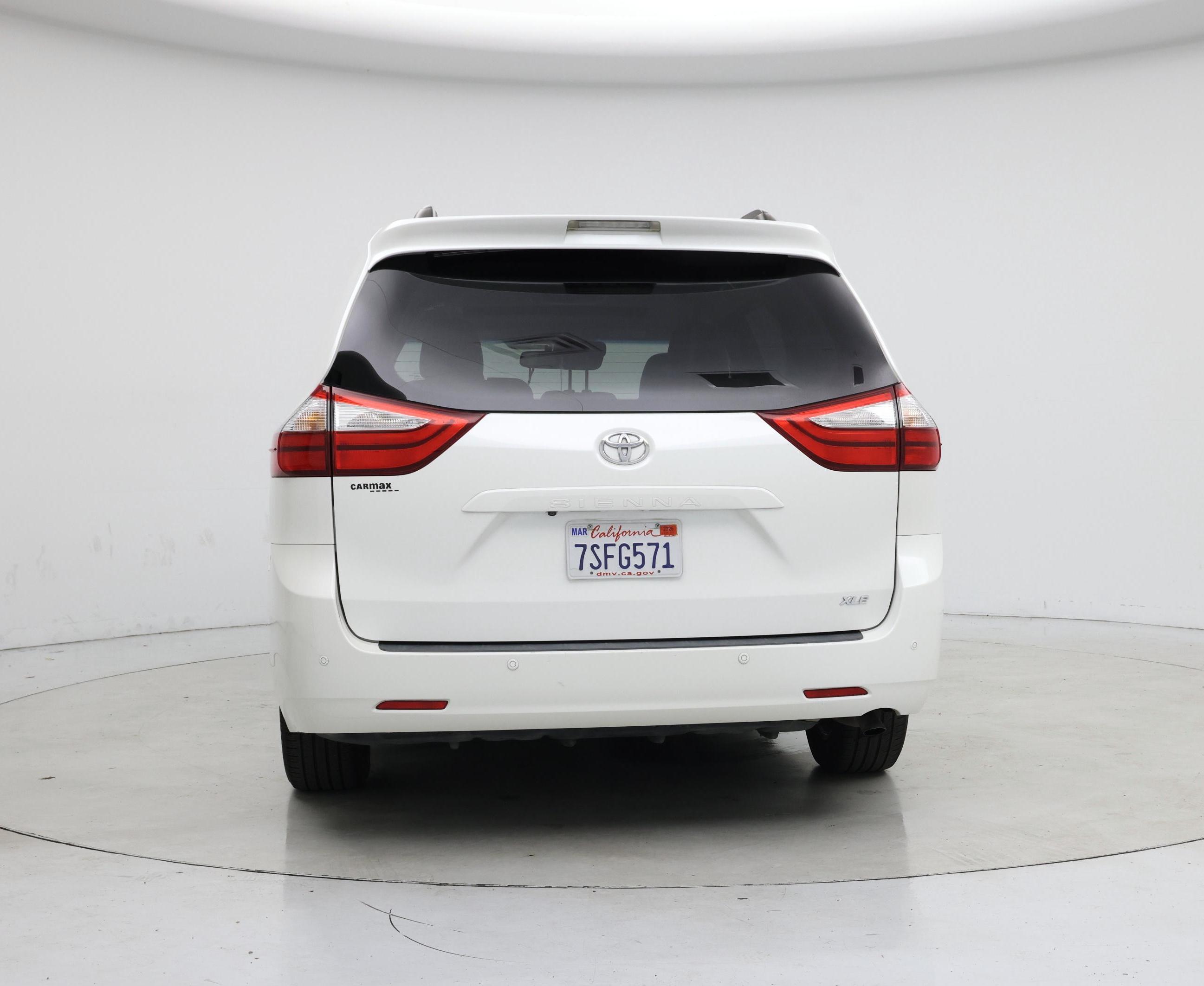 Thumbnail: 2015 Toyota Sienna - 6