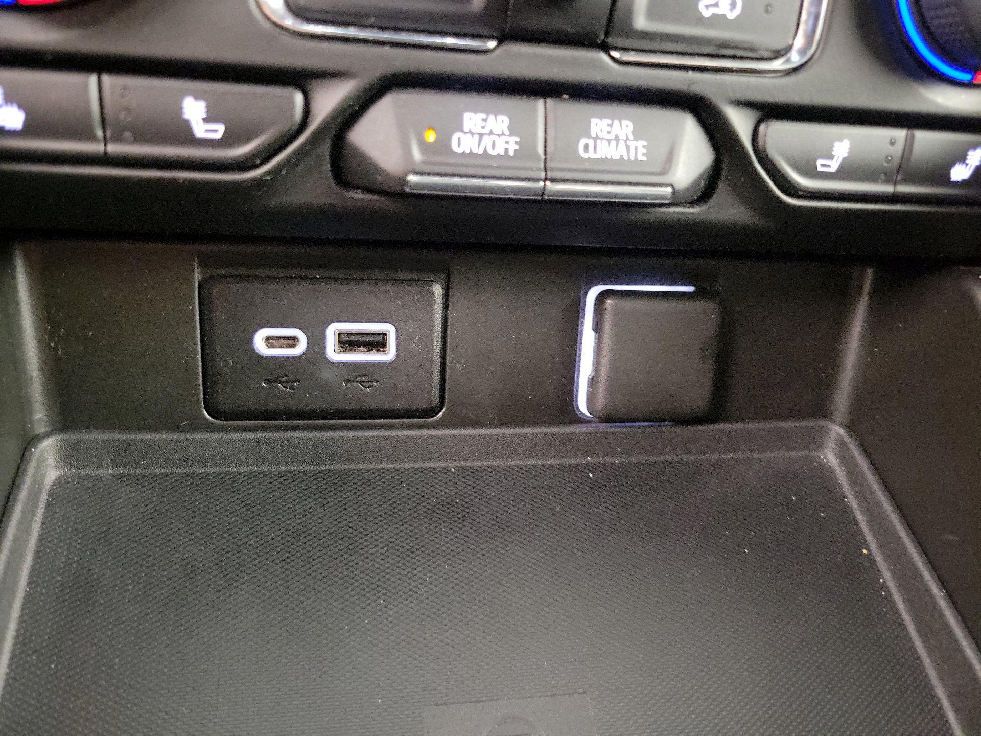 Thumbnail: 2022 Chevrolet Tahoe - 19