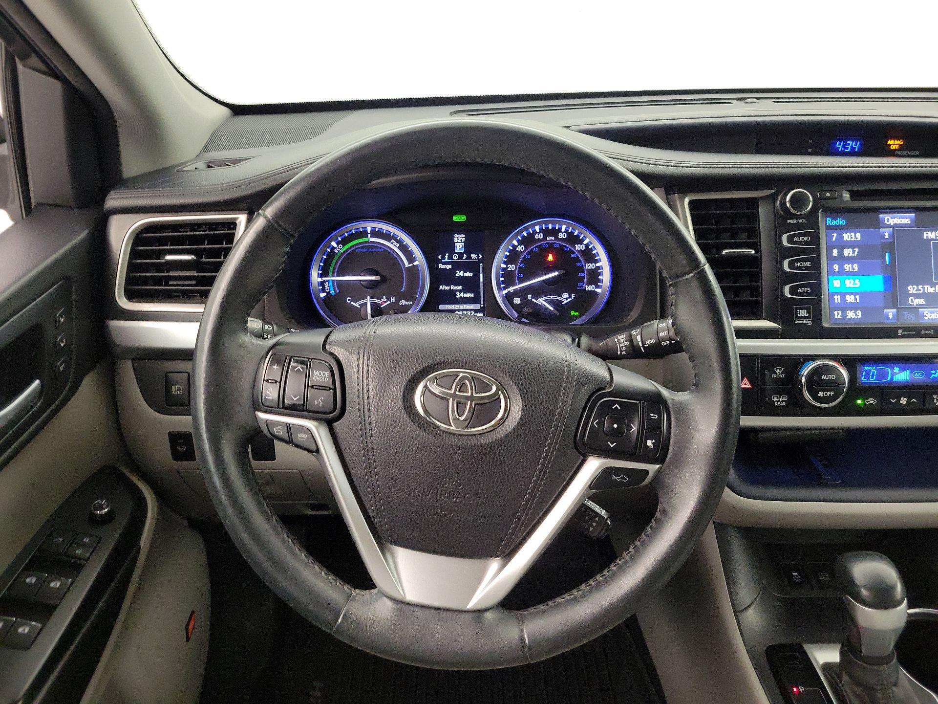 Thumbnail: 2016 Toyota Highlander - 10