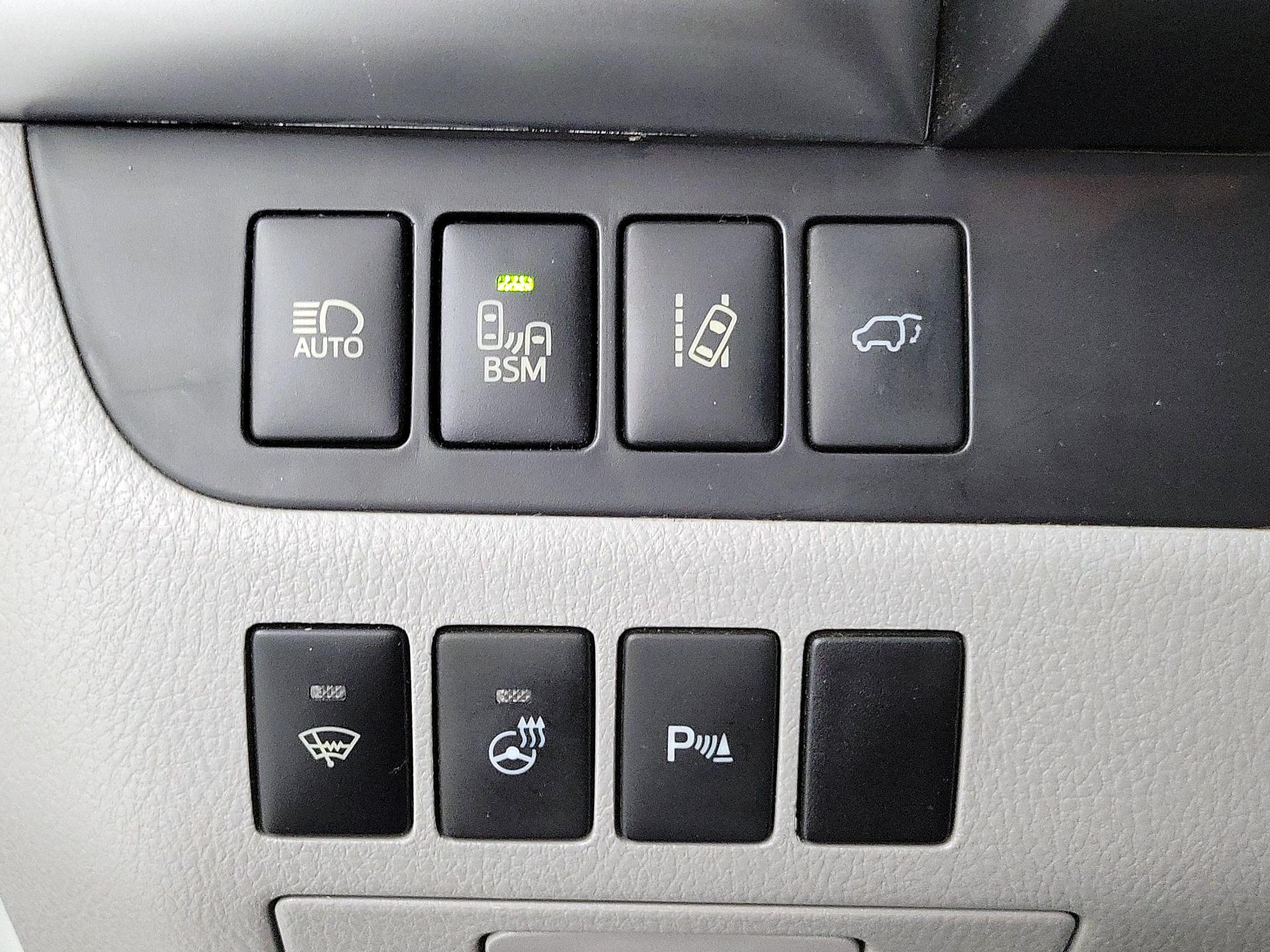 Thumbnail: 2016 Toyota Highlander - 13