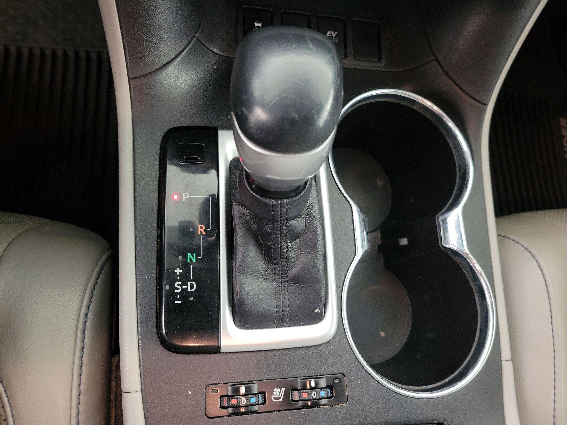 Thumbnail: 2016 Toyota Highlander - 17