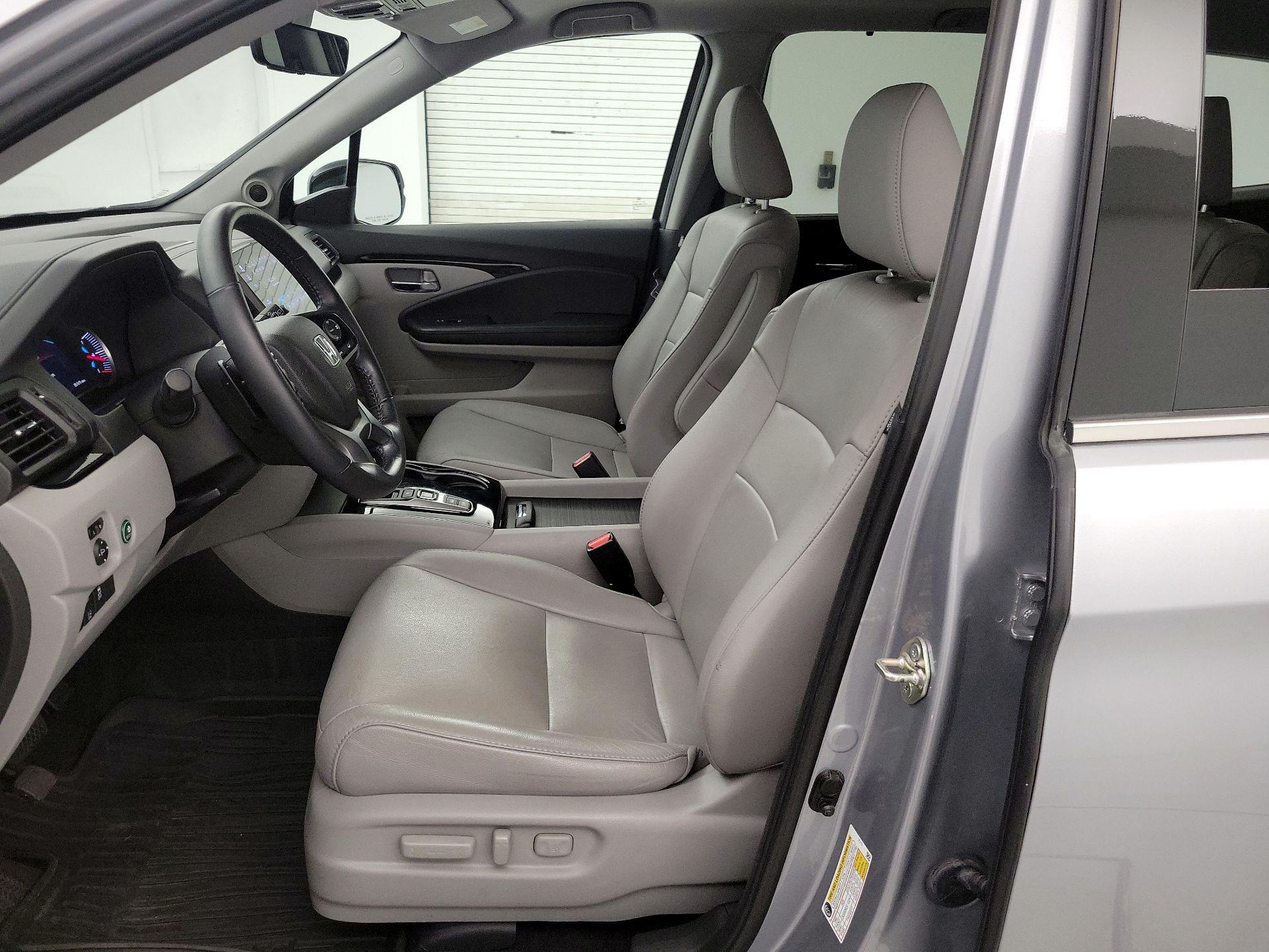 Thumbnail: 2019 Honda Pilot - 11