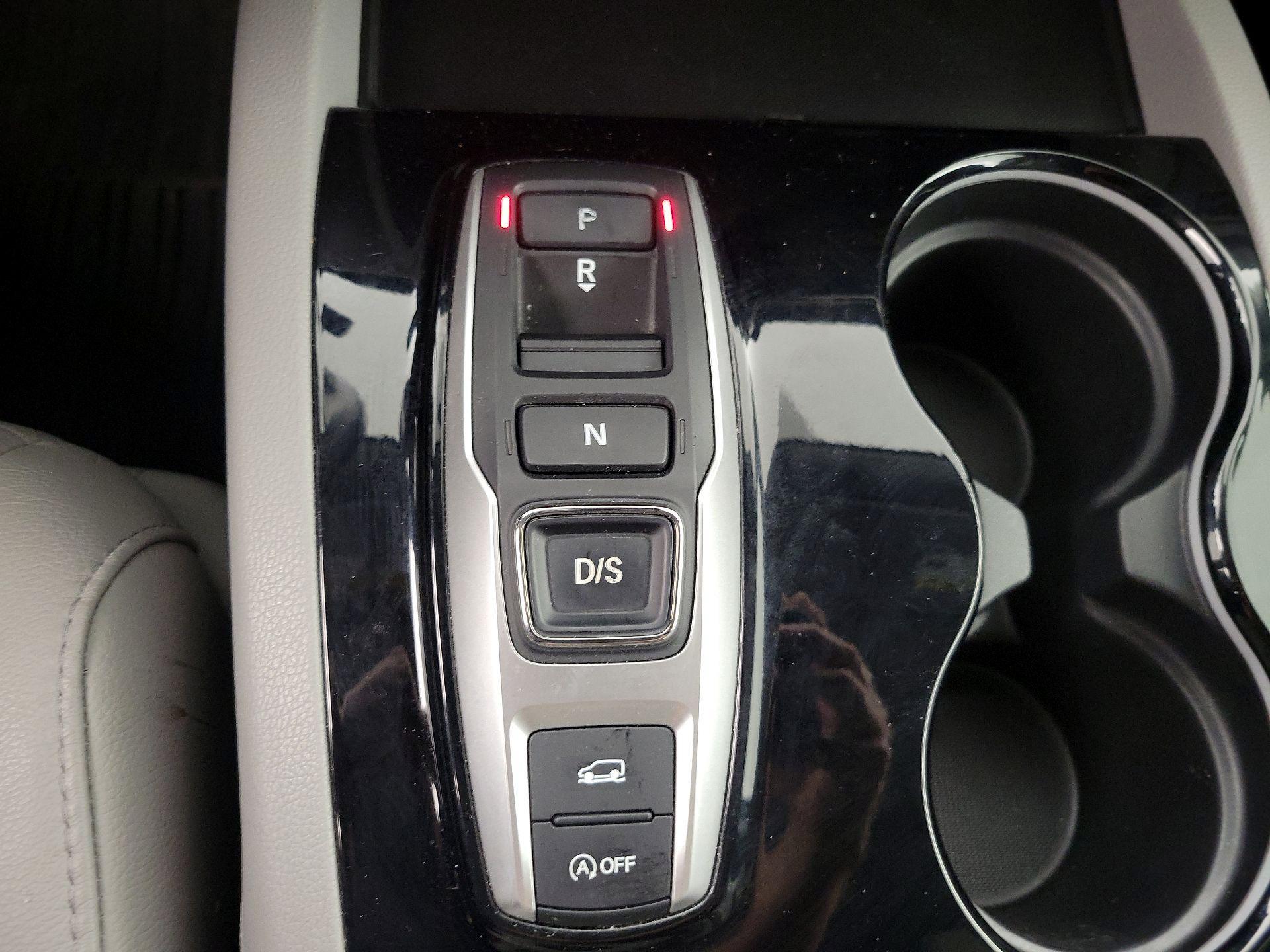 Thumbnail: 2019 Honda Pilot - 17