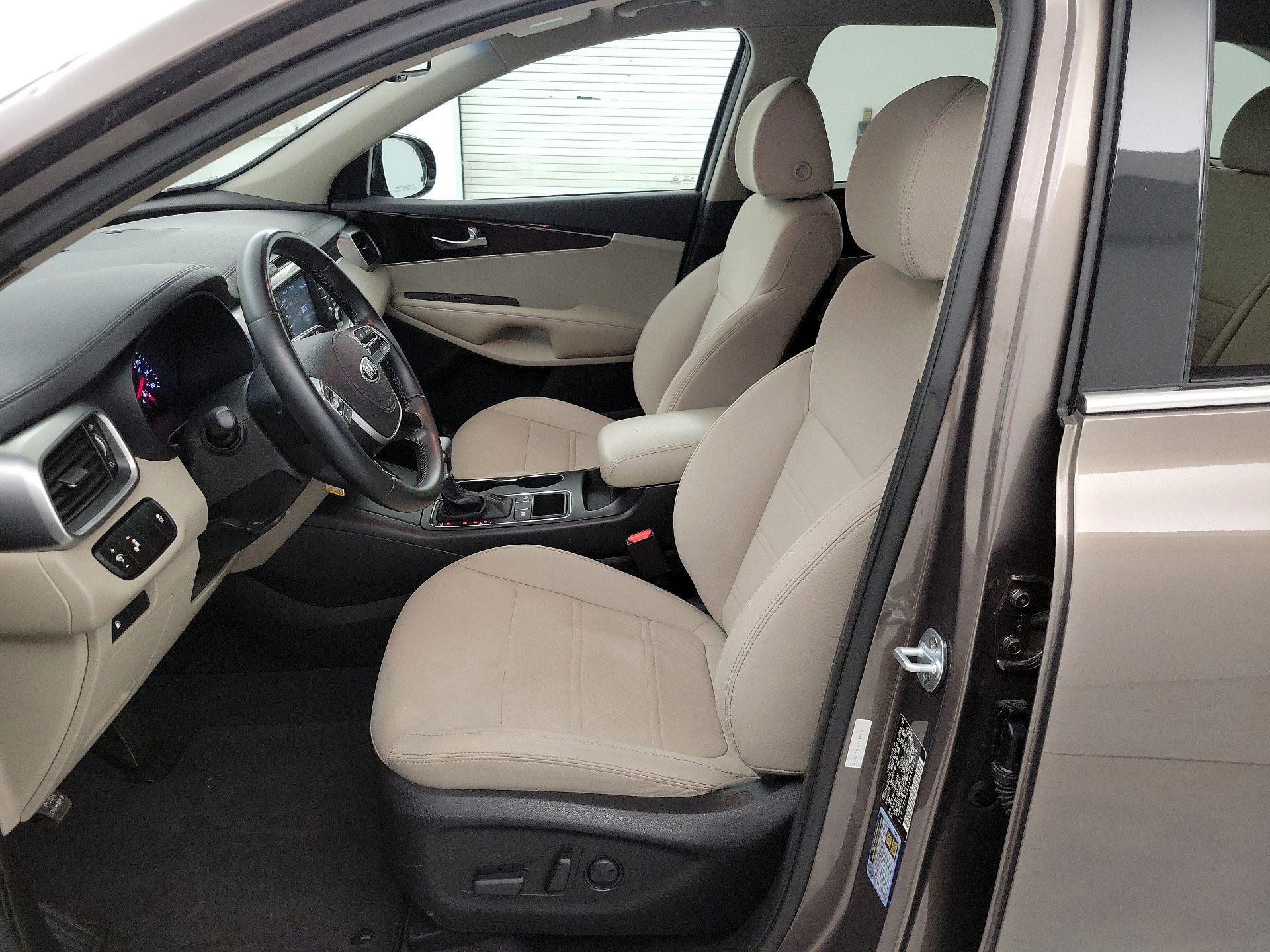 Thumbnail: 2019 Kia Sorento - 11