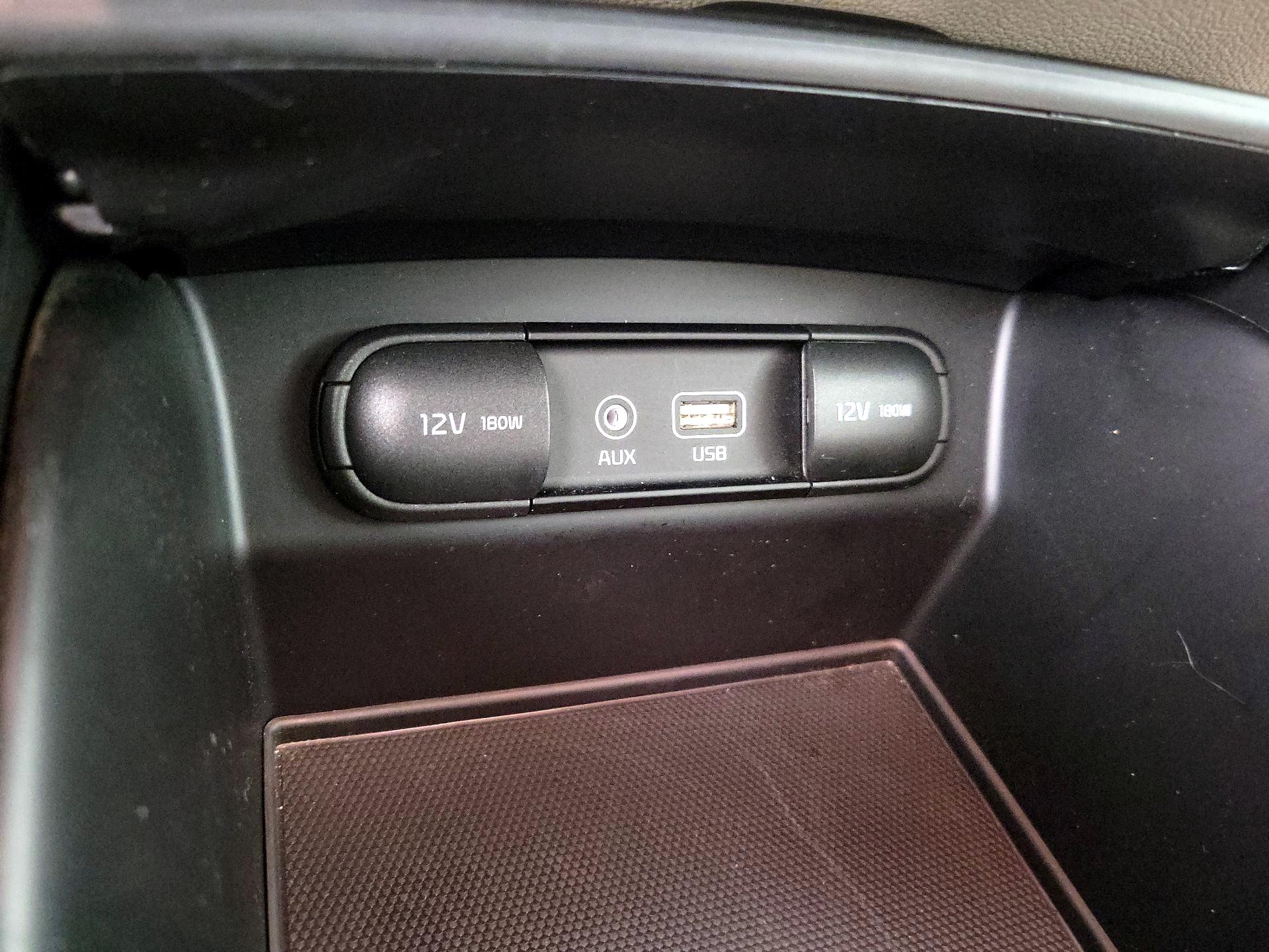 Thumbnail: 2019 Kia Sorento - 18