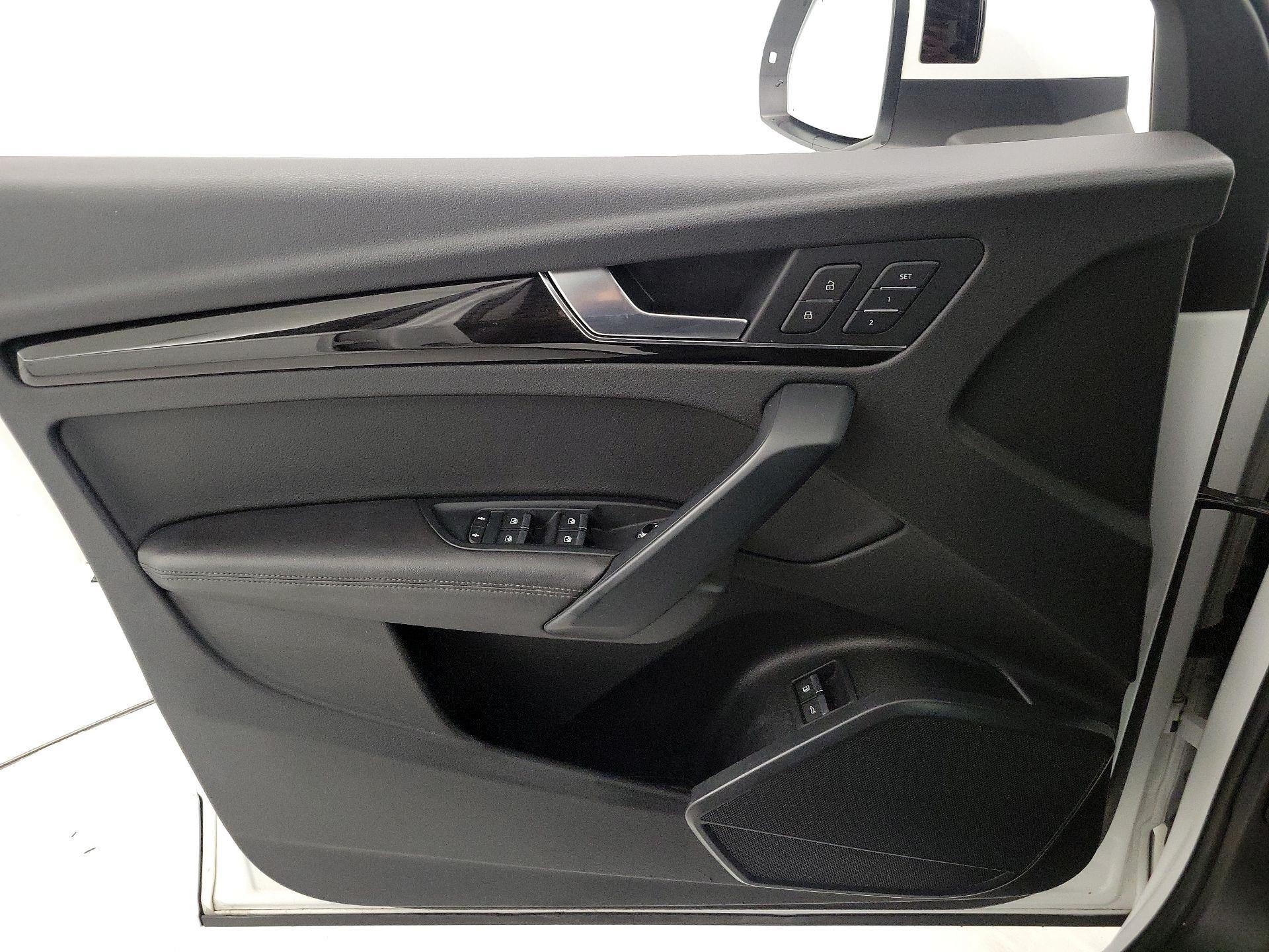 Thumbnail: 2020 Audi Q5 - 12