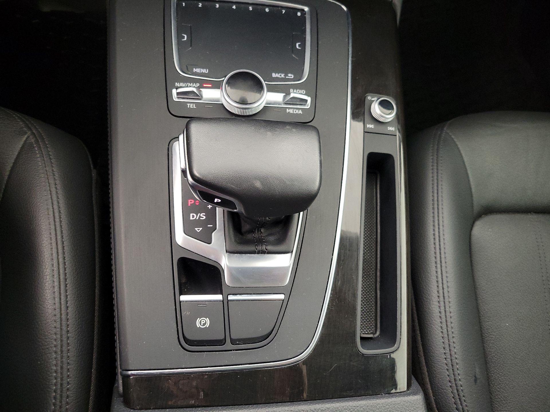 Thumbnail: 2020 Audi Q5 - 17