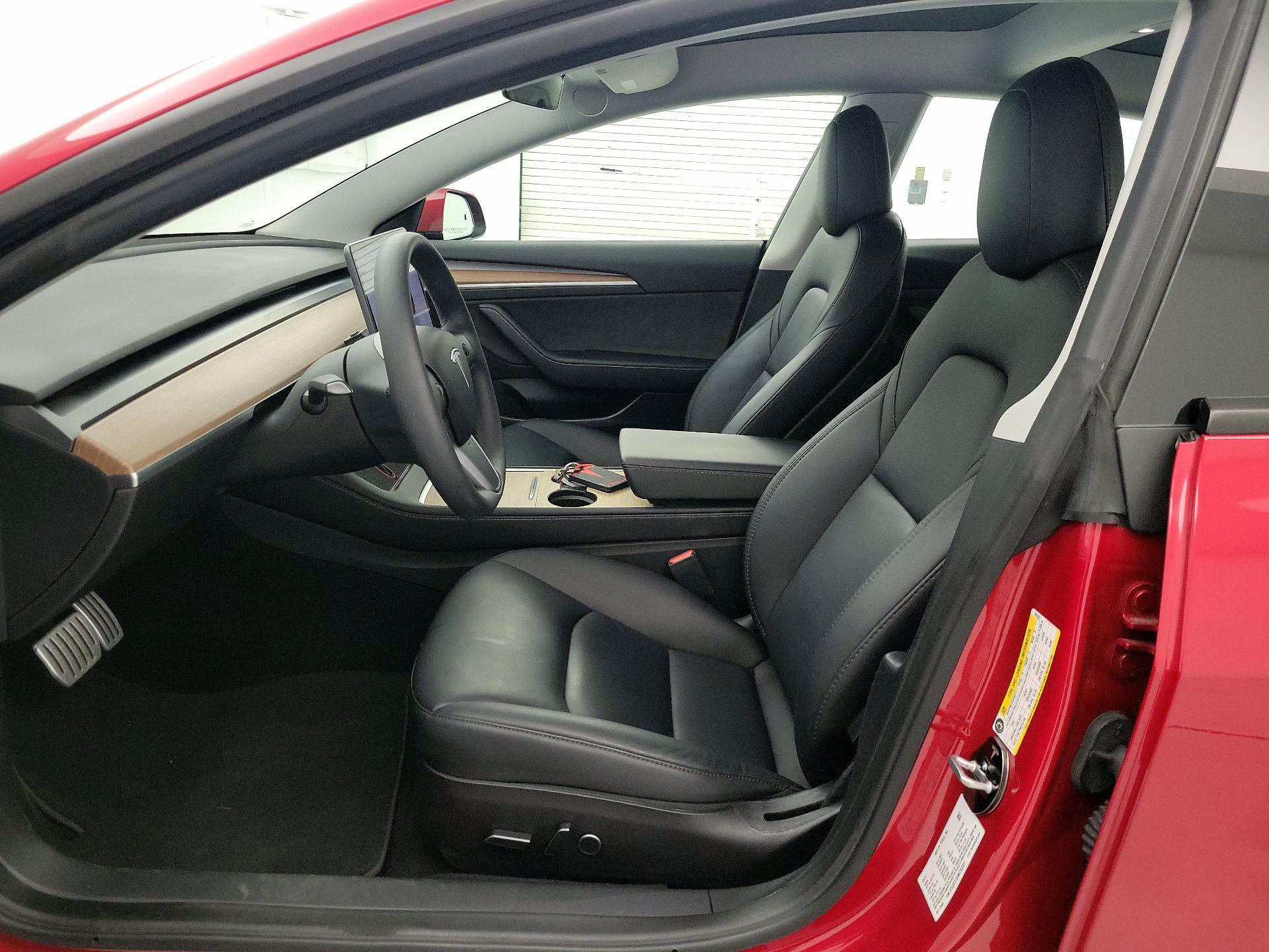 Thumbnail: 2022 Tesla Model 3 - 11