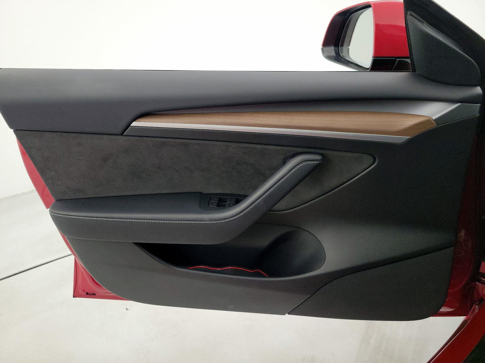 Thumbnail: 2022 Tesla Model 3 - 12