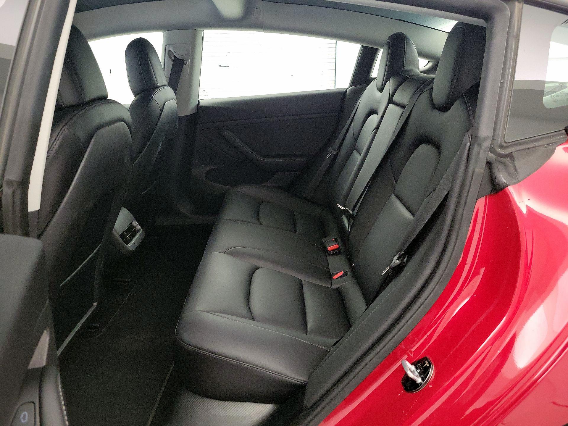 Thumbnail: 2022 Tesla Model 3 - 17