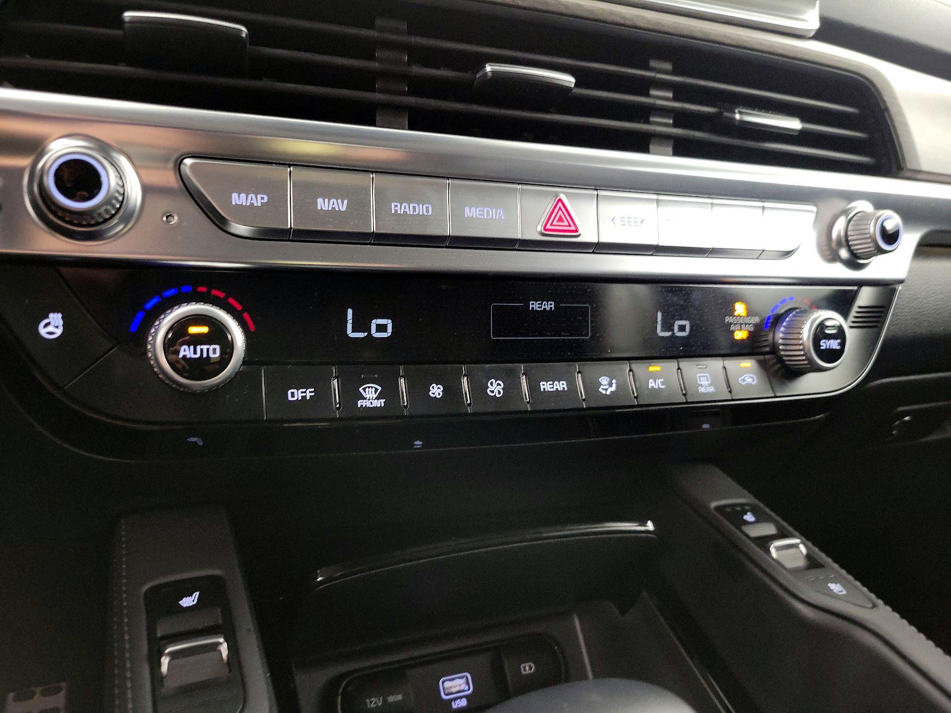 Thumbnail: 2022 Kia Telluride - 16