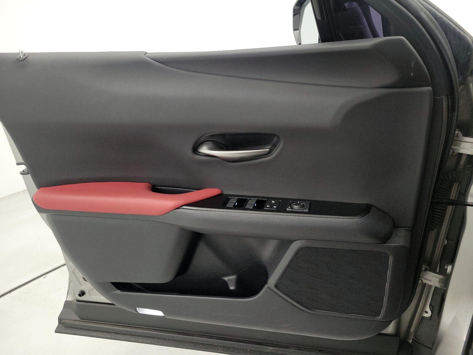 Thumbnail: 2021 Lexus UX - 12