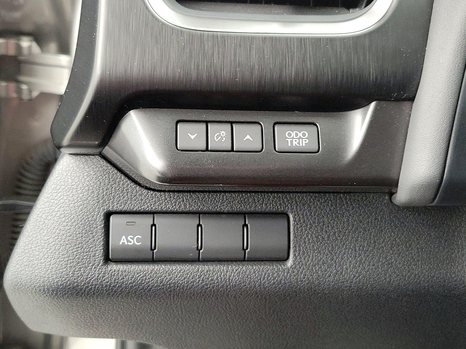 Thumbnail: 2021 Lexus UX - 13